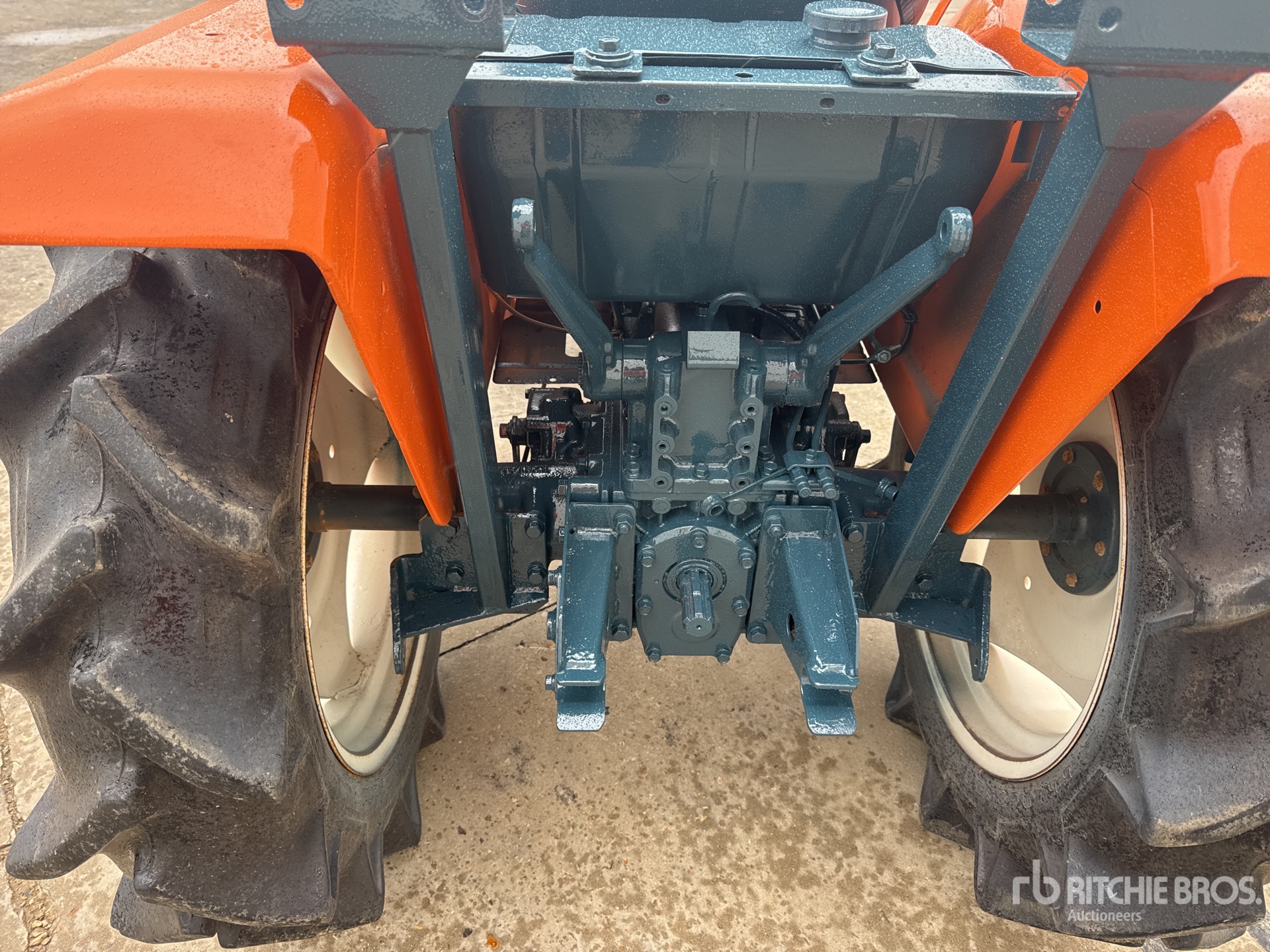 Kubota B1702