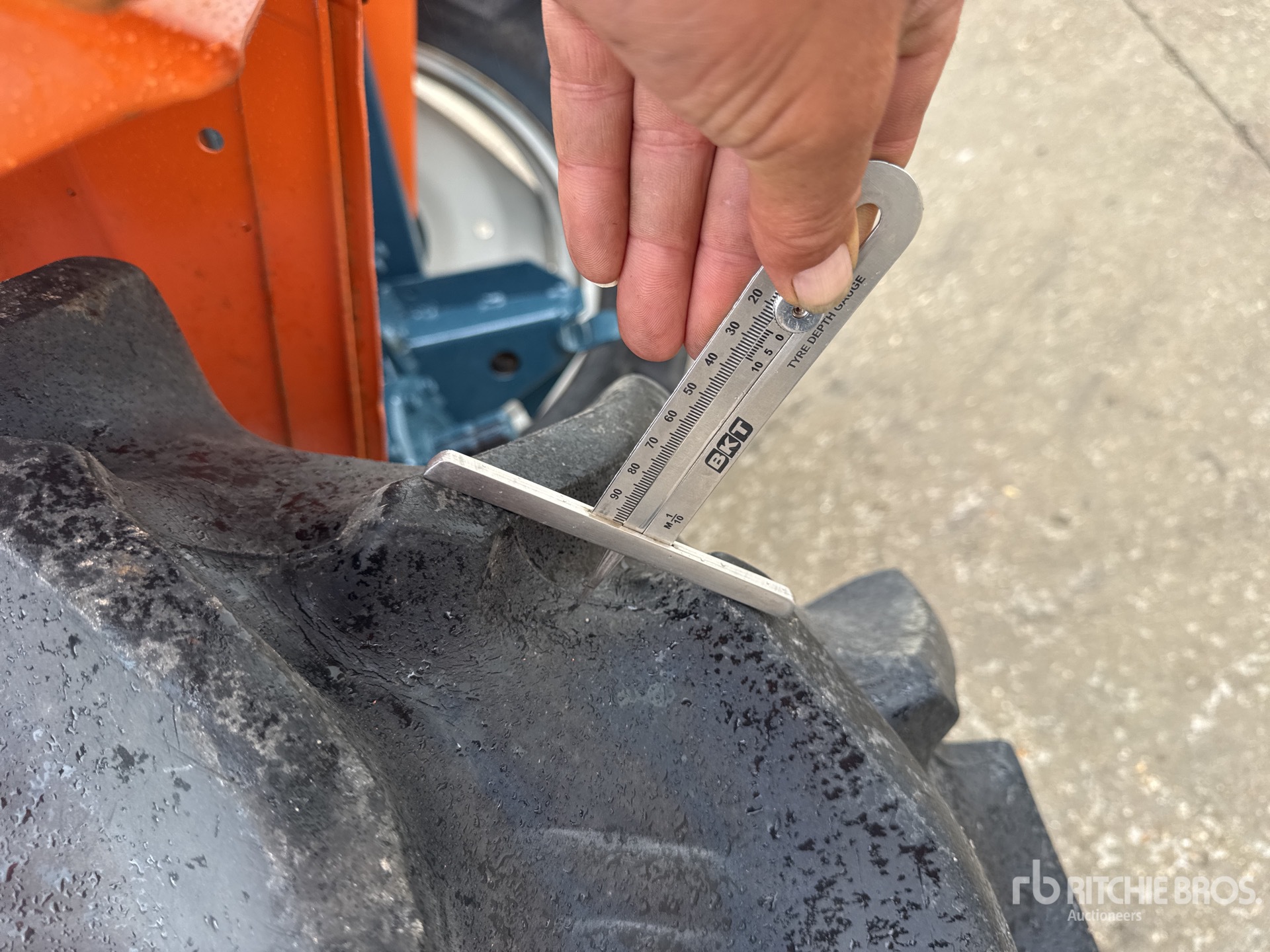 Kubota B1702
