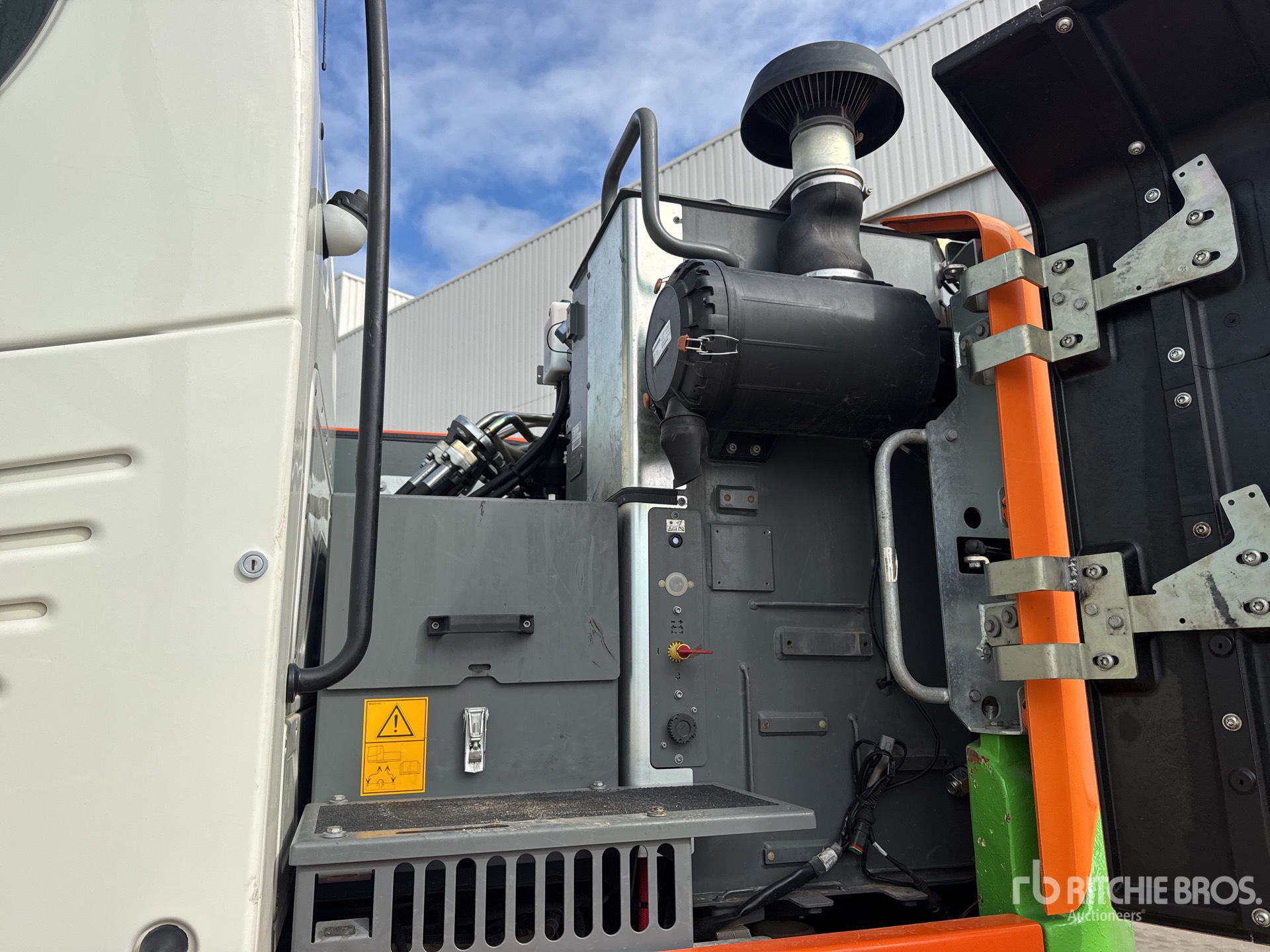 2021 Liebherr A914 COMPACT LI
