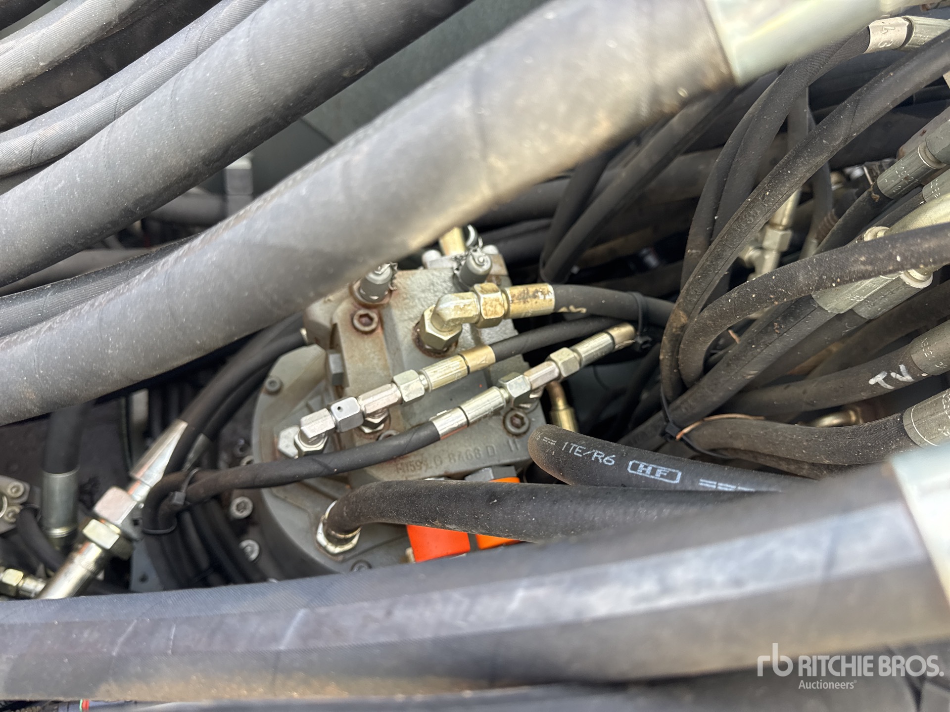 2021 Liebherr A914 COMPACT LI