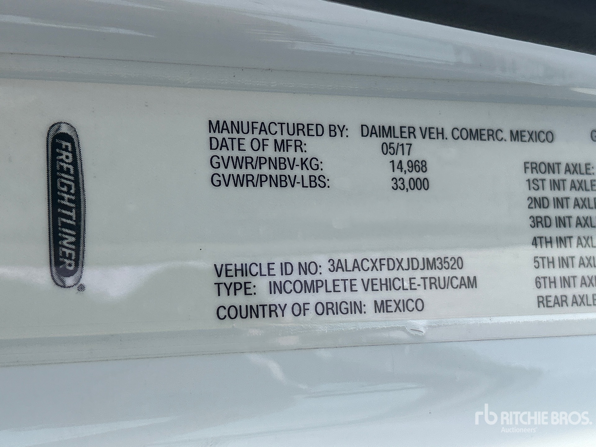 2018 Freightliner M2106