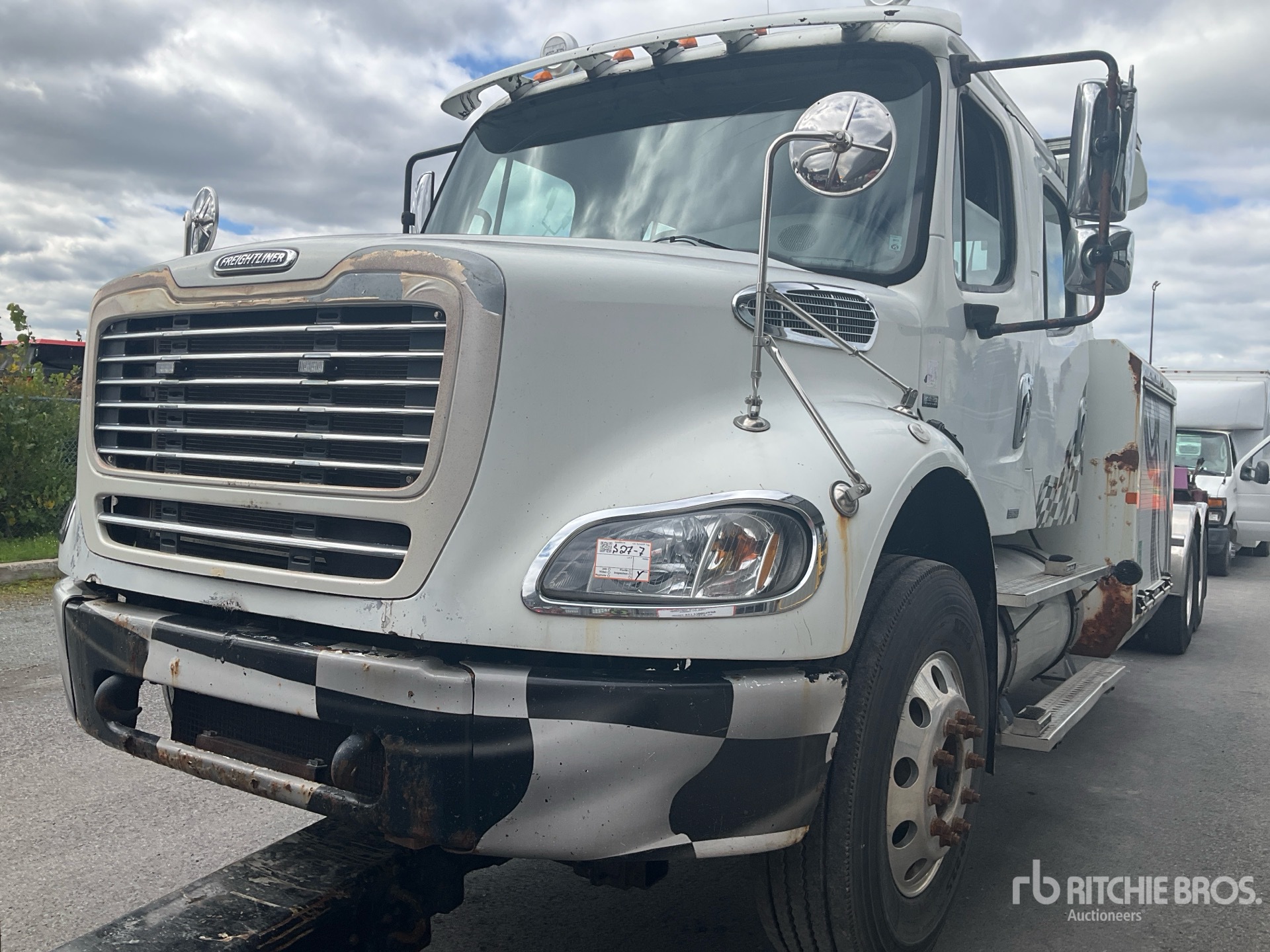 2005 Freightliner M2 112
