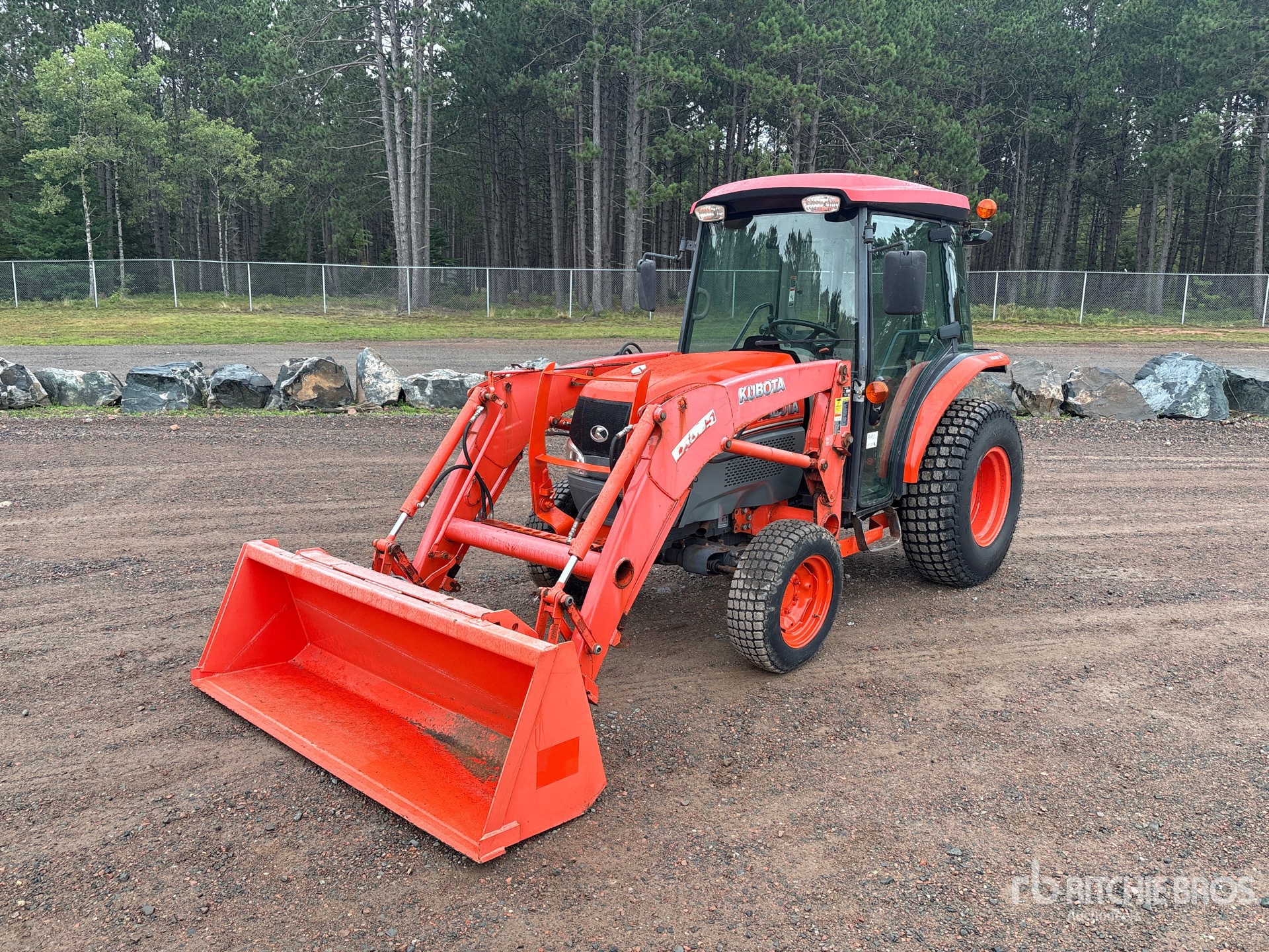Photo of 2011 Kubota L3240HSTCC3