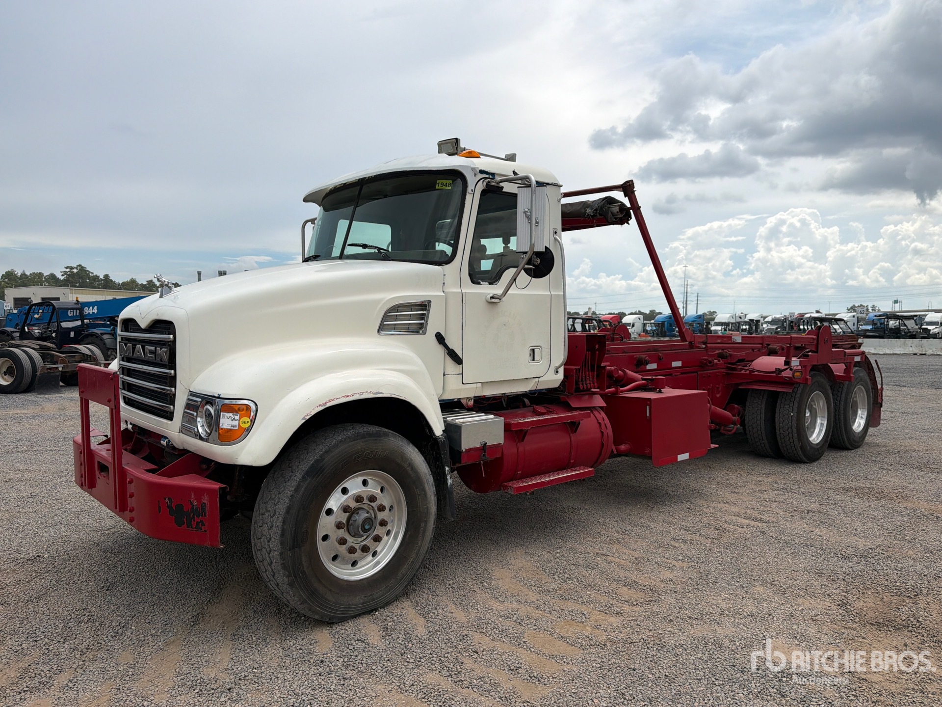 Photo of 2007 Mack GRANITE CV713