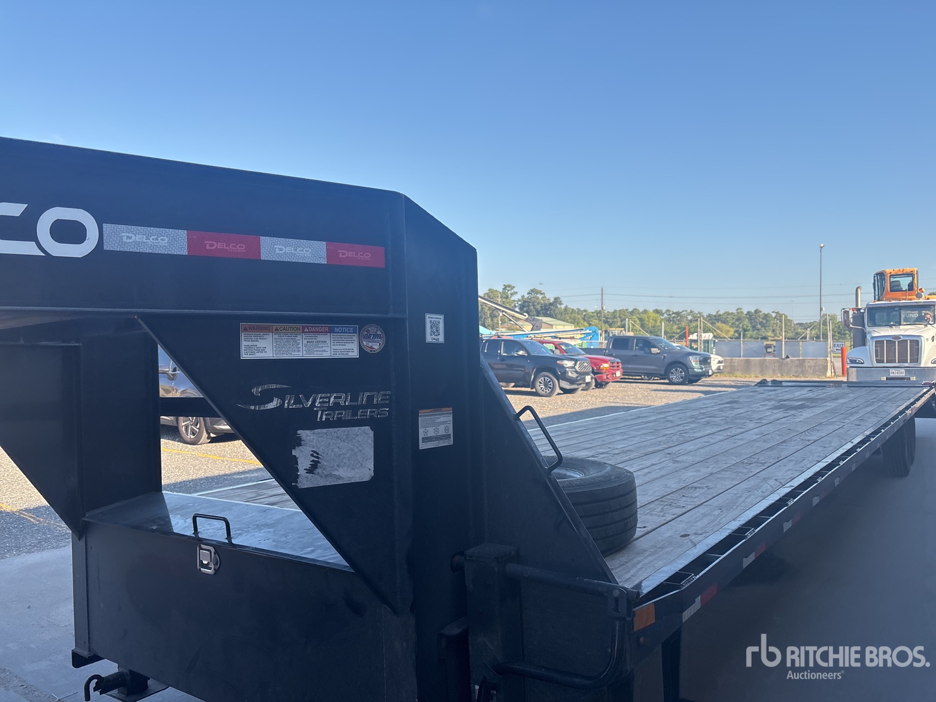 2026 Delco 40 ft T/A Gooseneck