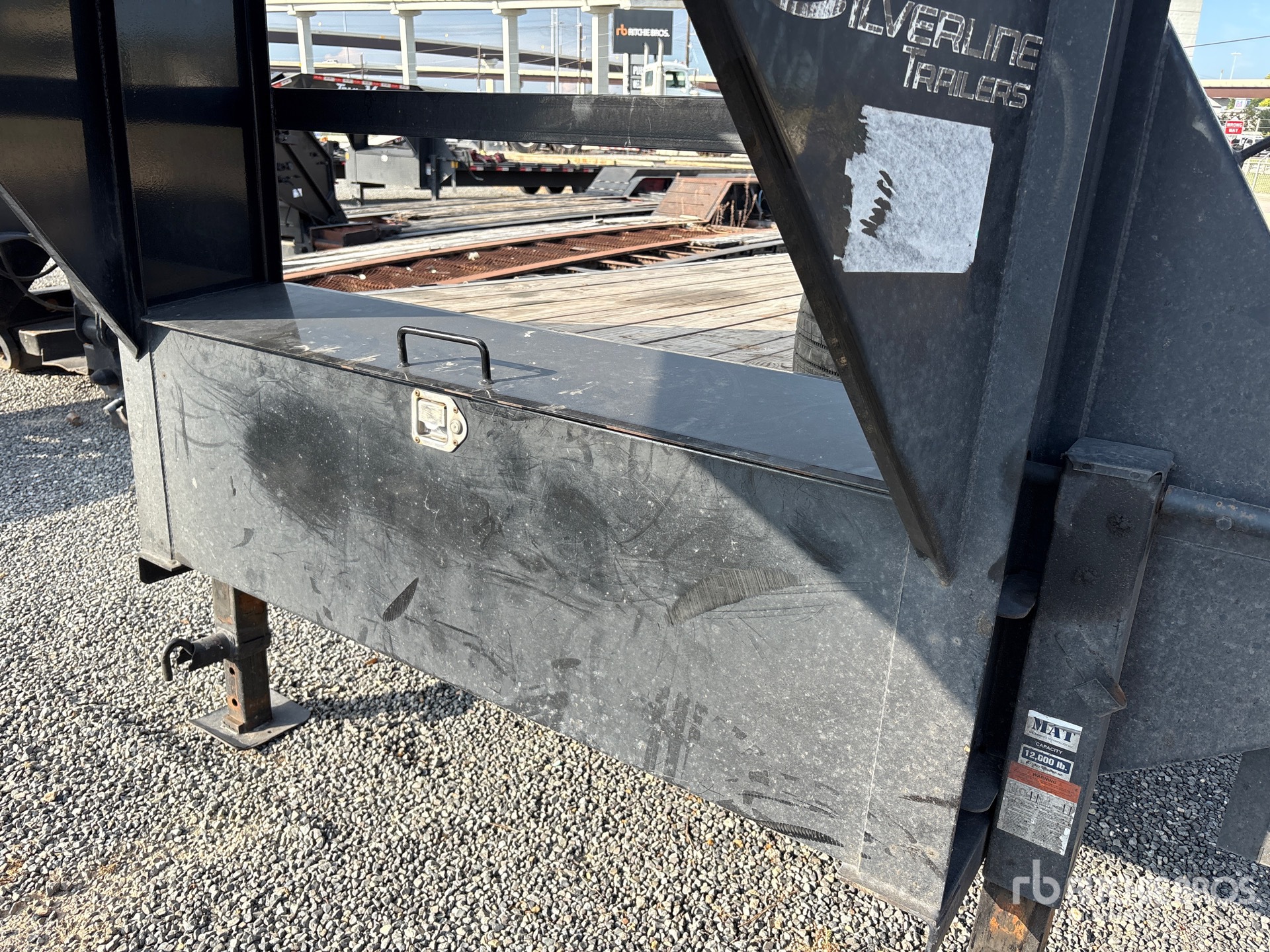 2026 Delco 40 ft T/A Gooseneck