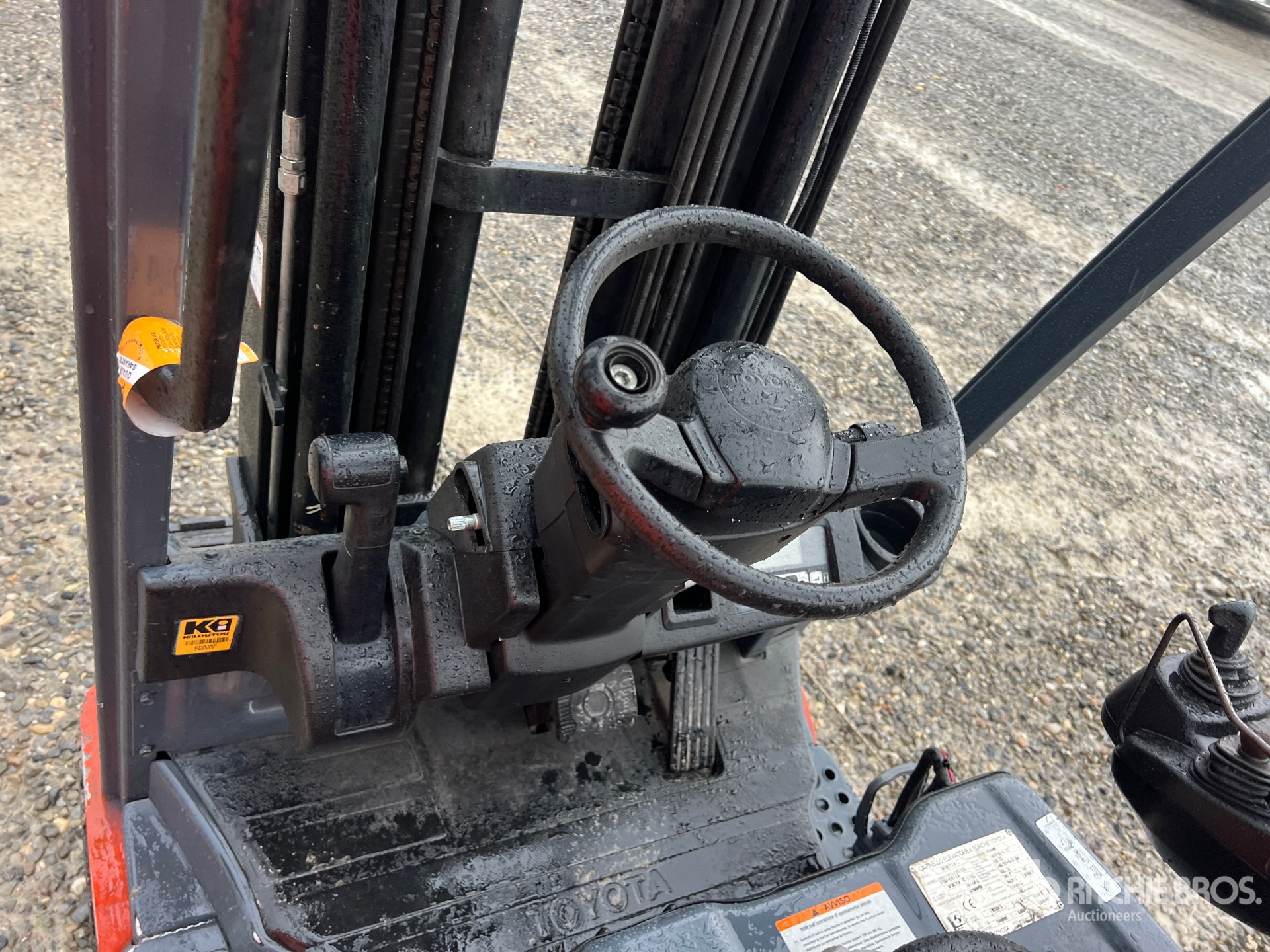 2013 Toyota 1800 KG