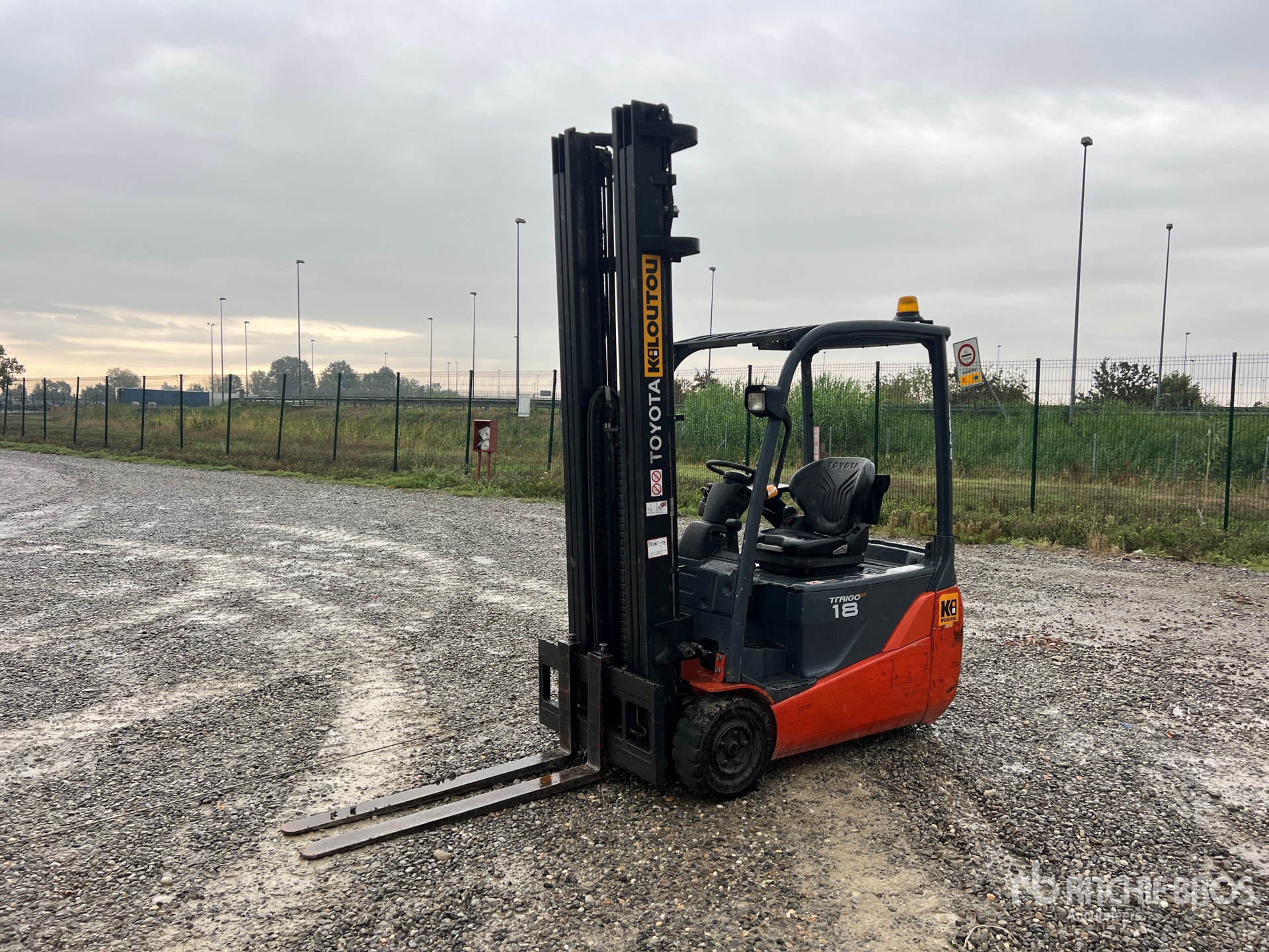 Photo of 2013 Toyota 1800 kg