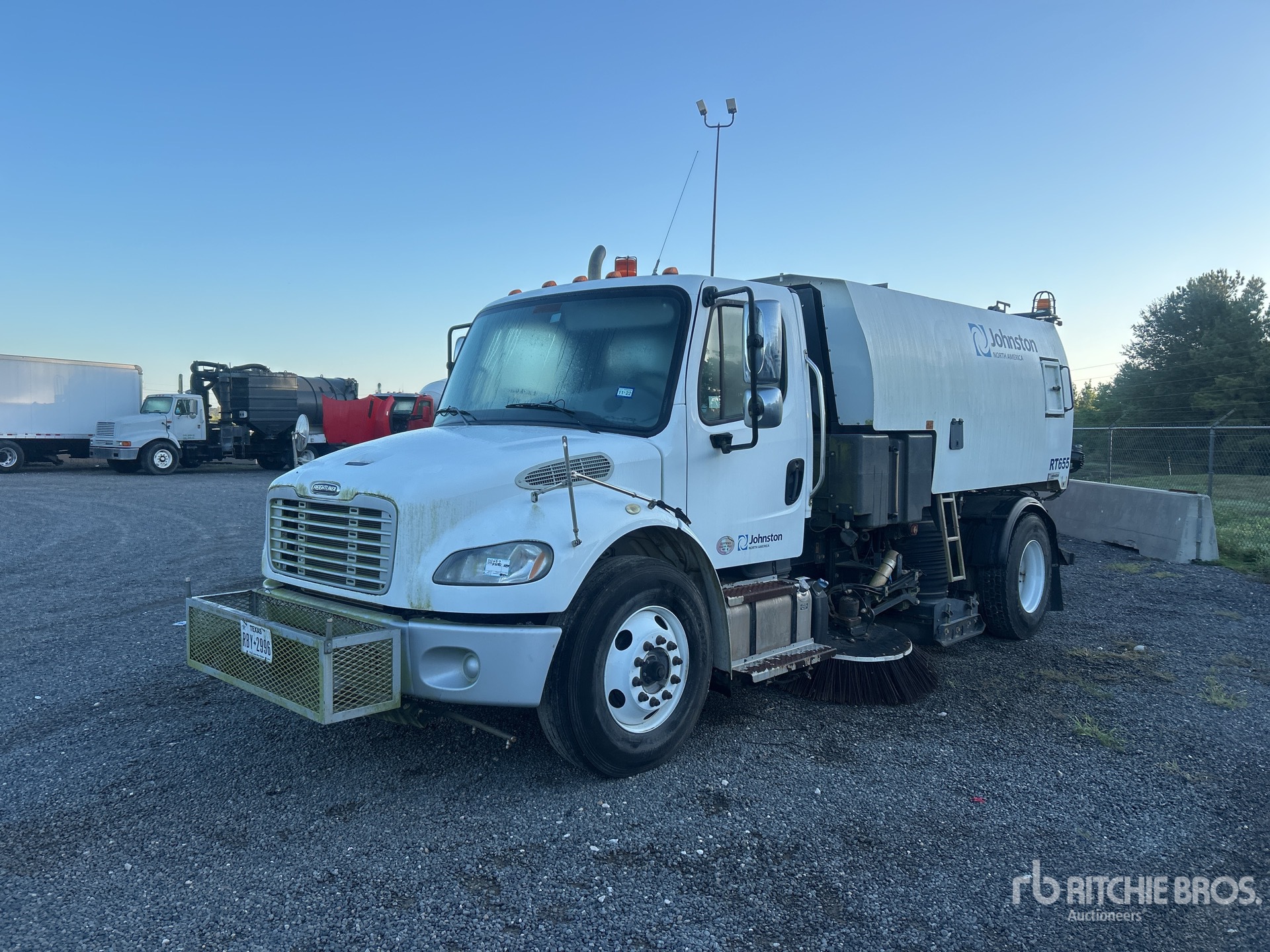 Photo of 2015 Freightliner M2 106
