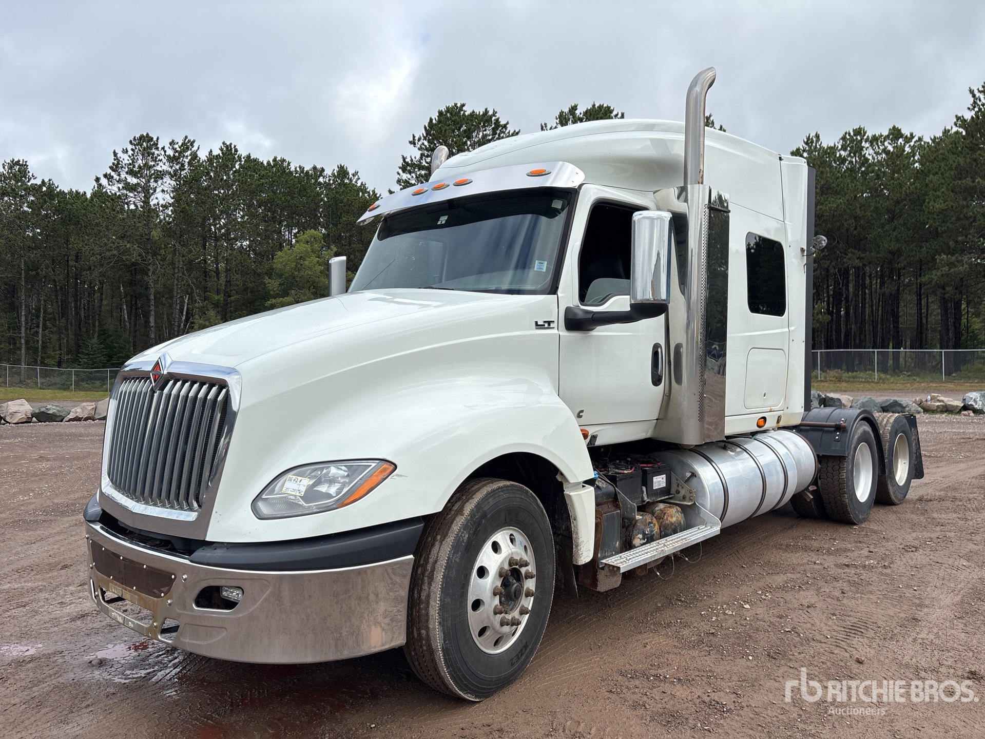 Photo of 2020 International LT625