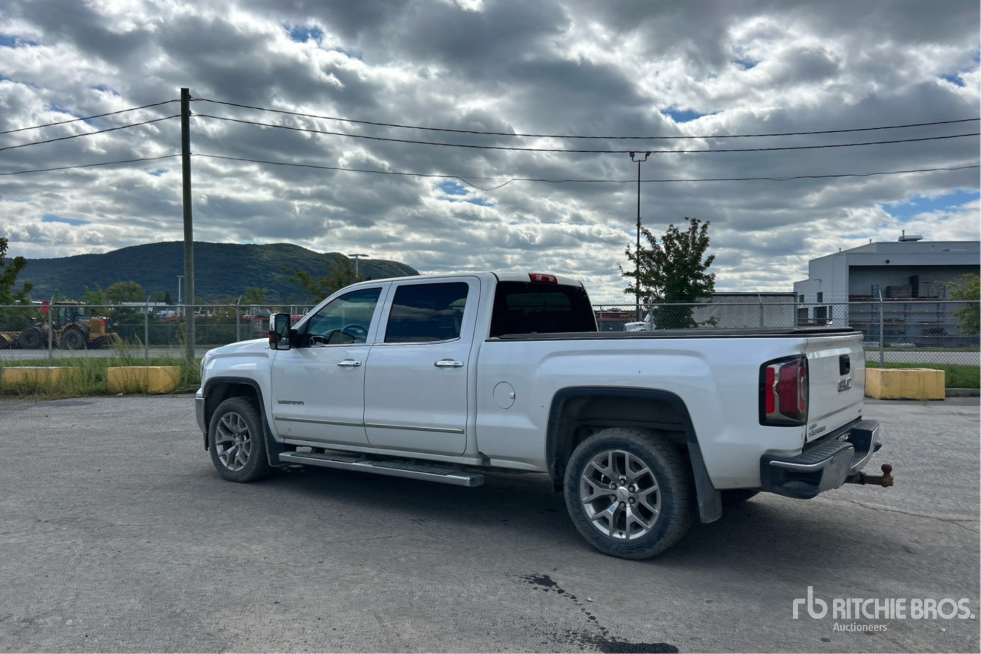 2017 GMC SIERRA