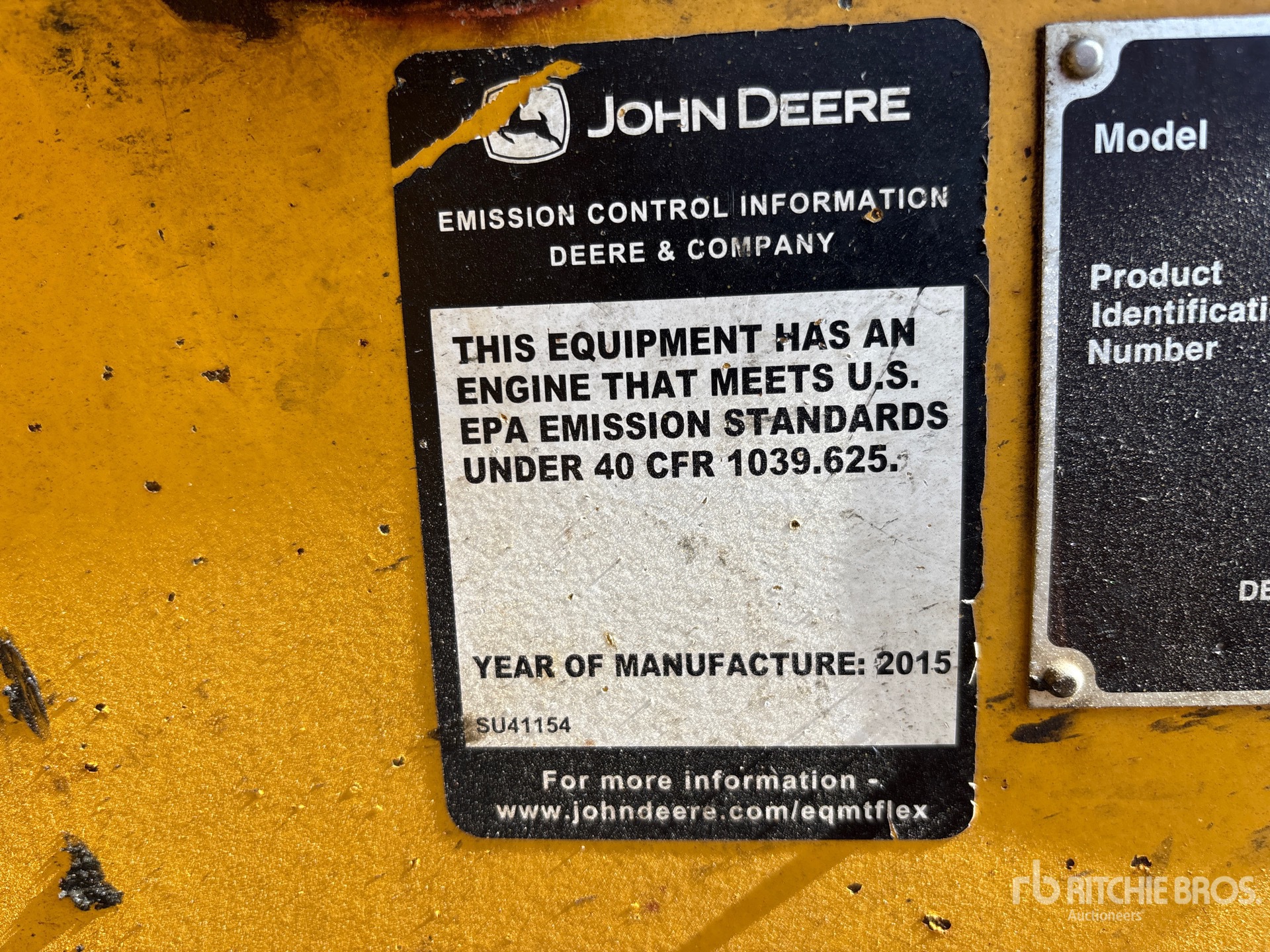 2015 John Deere 245G LC