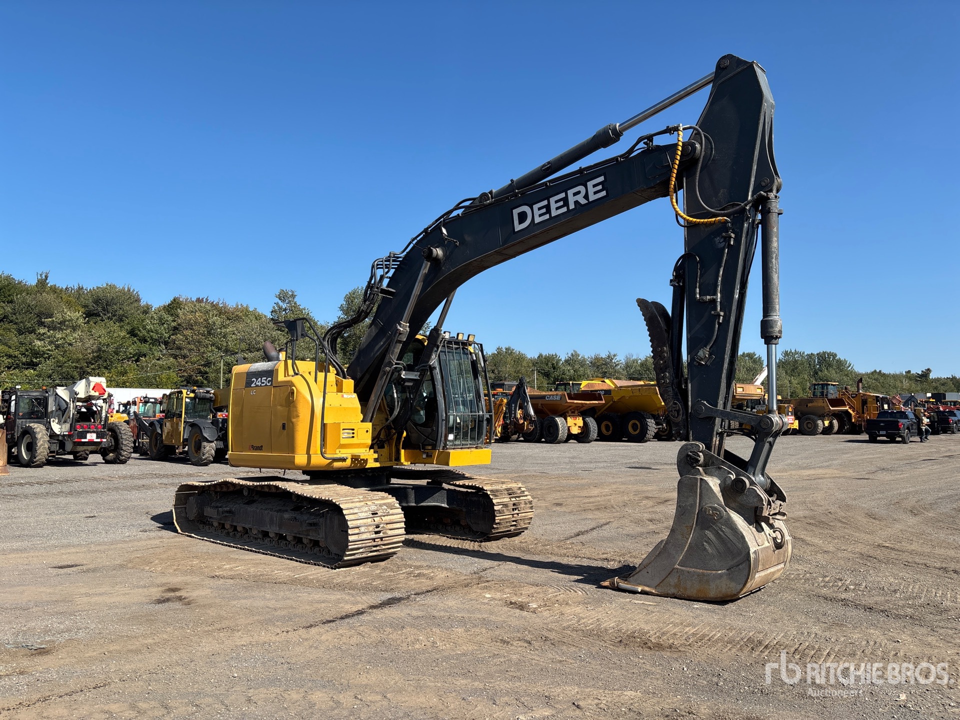 2015 John Deere 245G LC