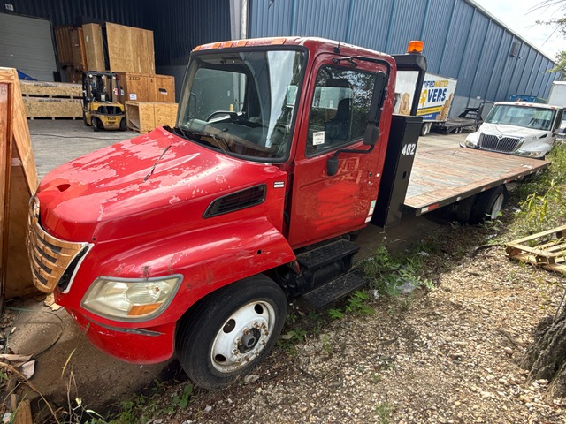 2008 Hino 268 4x2 Flatbed Truck (Inoperable) 2008 Hino 268 4x2 Flatbed Truck (Inoperable)