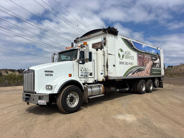 Peterson BT60C on 2015 Kenworth T800 8x4 Mulch Blower Truck Peterson BT60C on 2015 Kenworth T800 8x4 Mulch Blower Truck