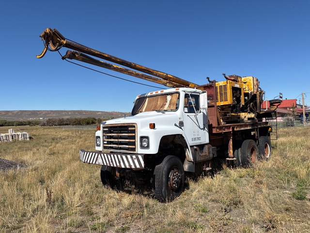 Sterling on 1981 International 1824 6x6 Pressure Digger