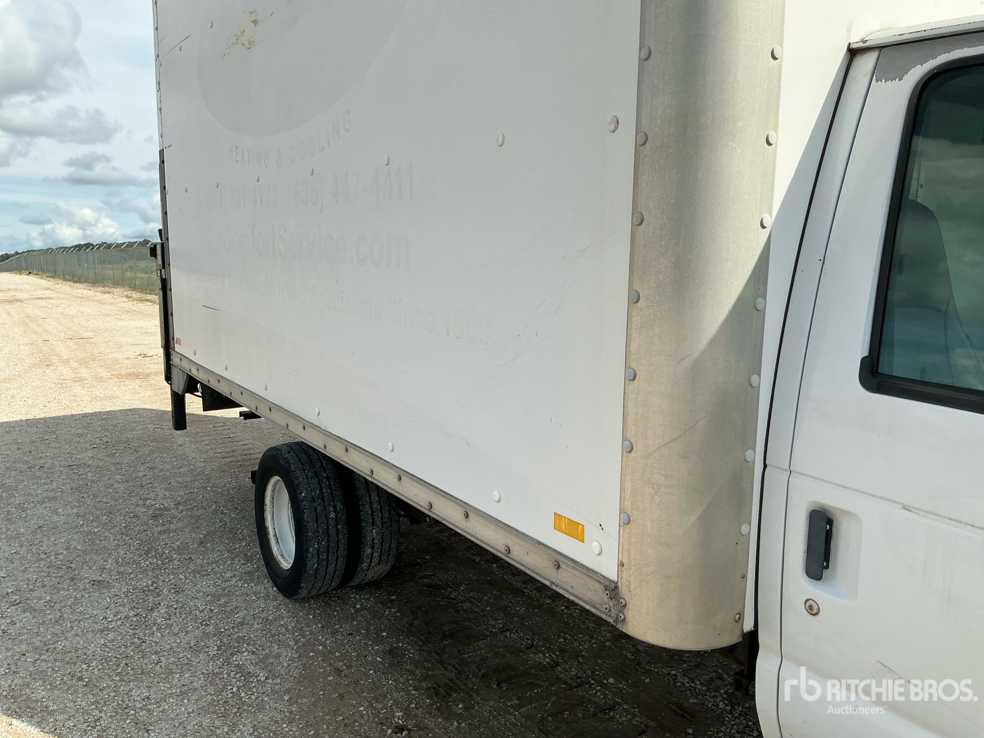 2002 Ford E350
