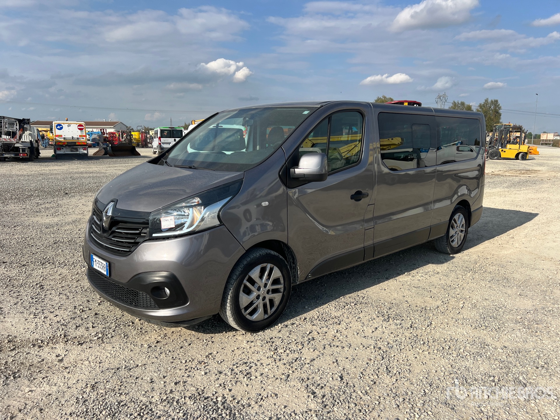 Photo of 2017 Renault TRAFIC