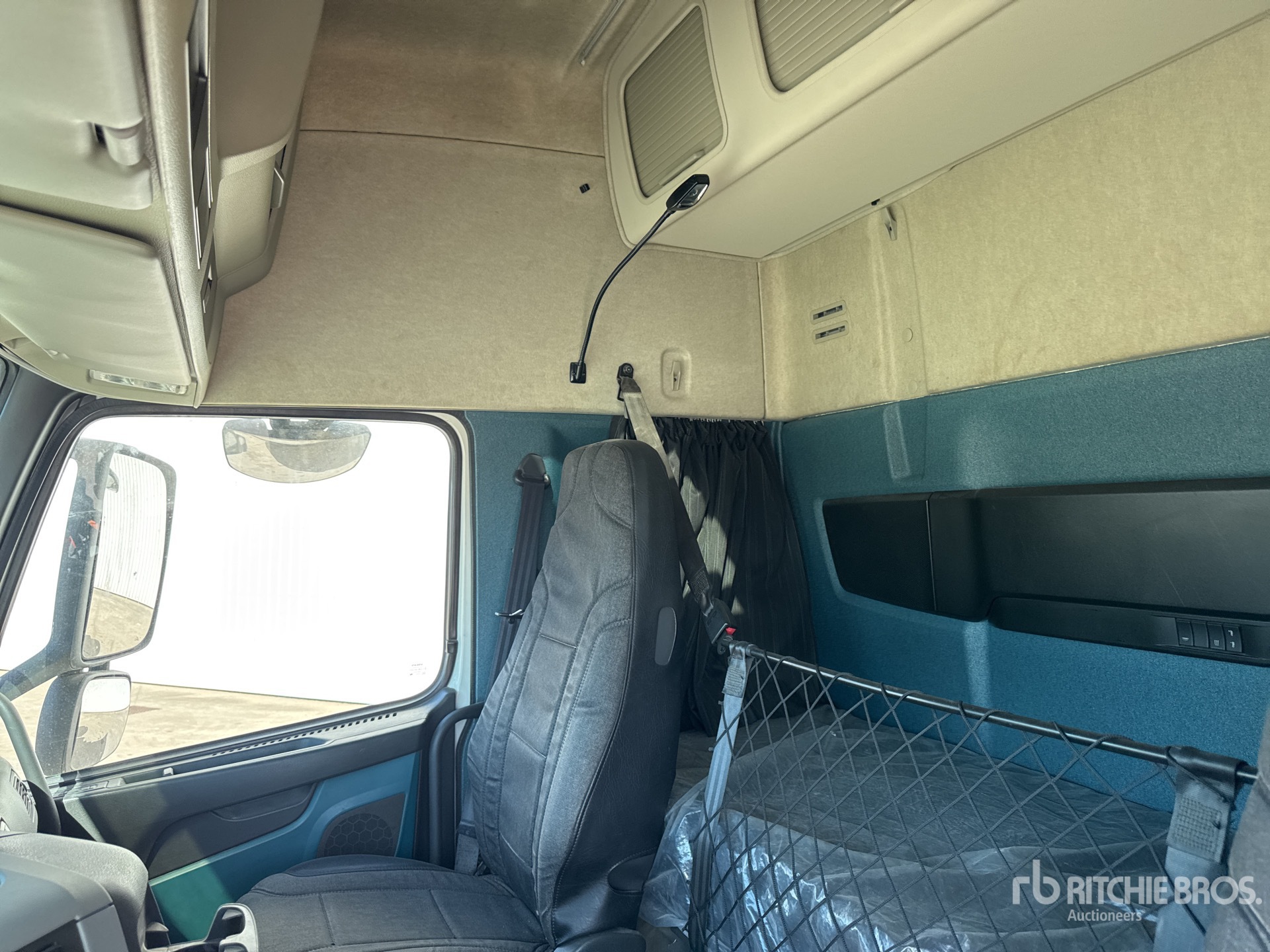 2016 Volvo FM