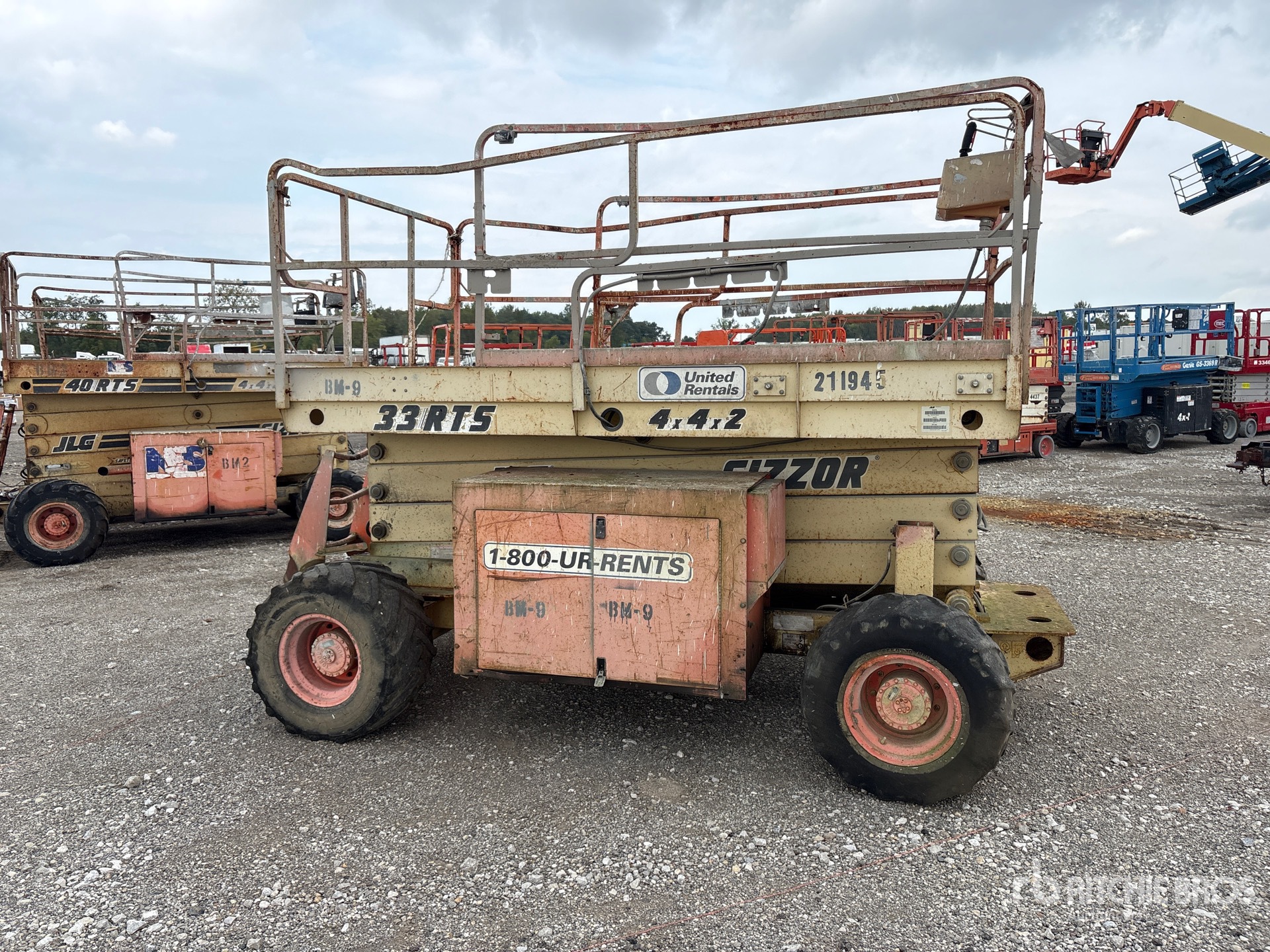 2000 JLG 33RTS