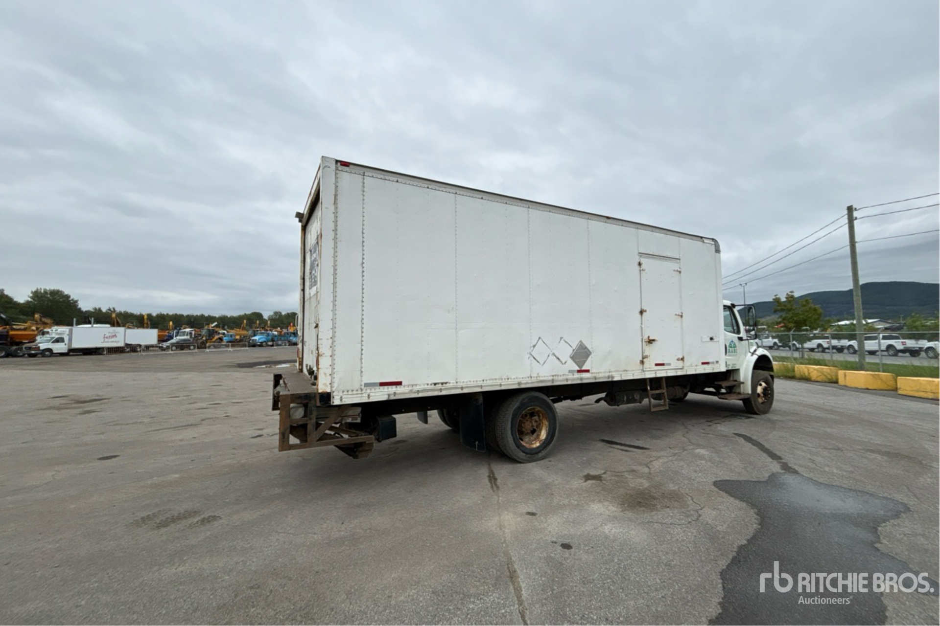 2012 Freightliner M2 106