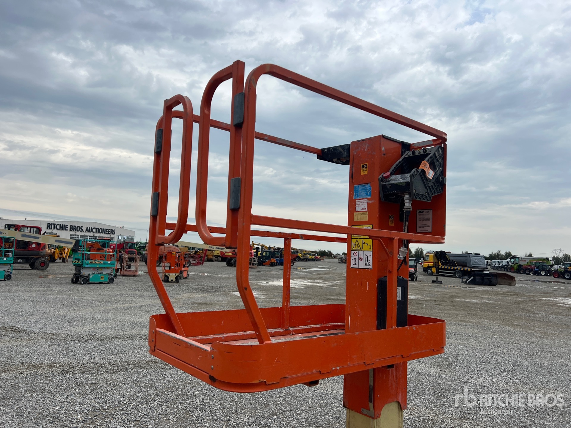2016 JLG 1230ES