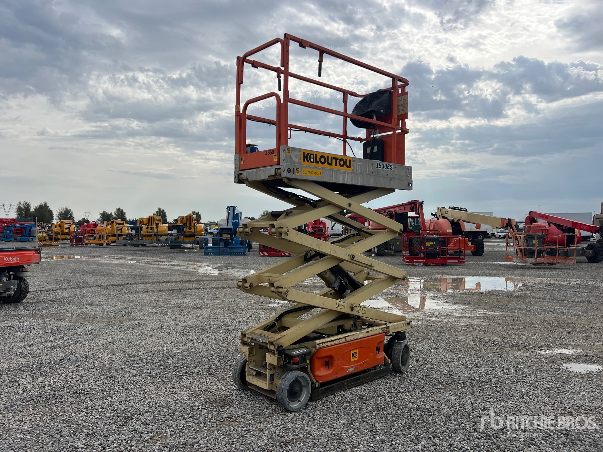 2013 JLG 1930 ES
