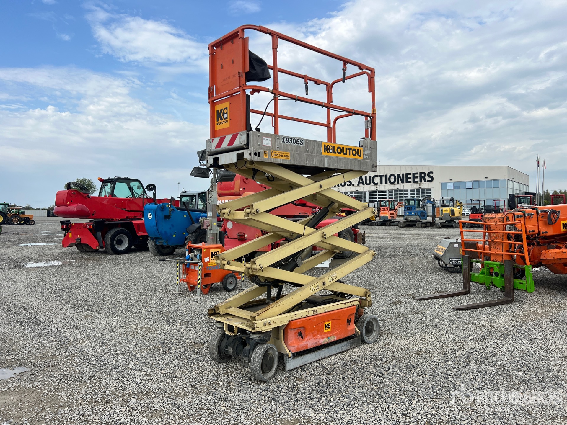 2013 JLG 1930 ES