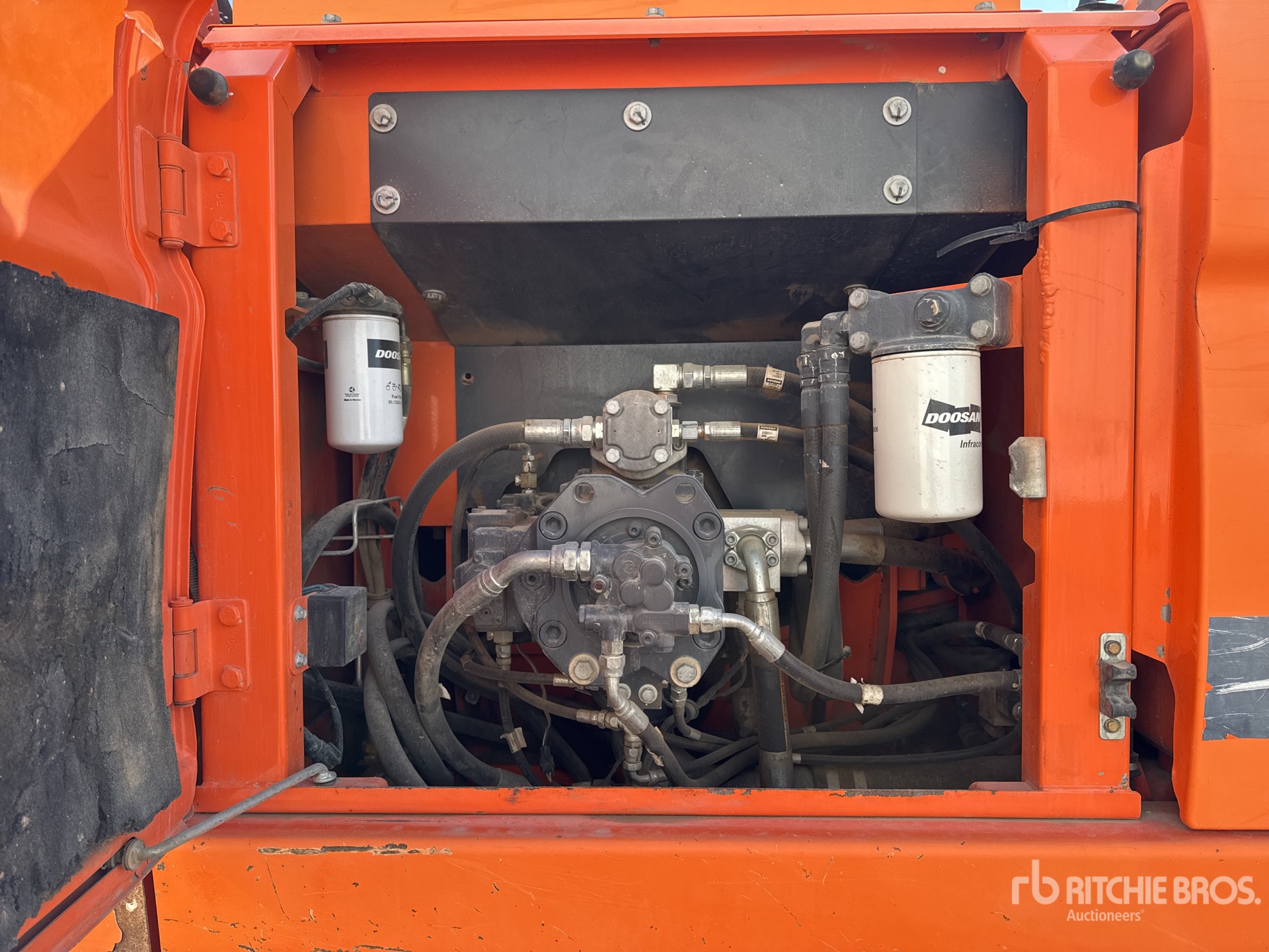 2016 Doosan DX225LC-3