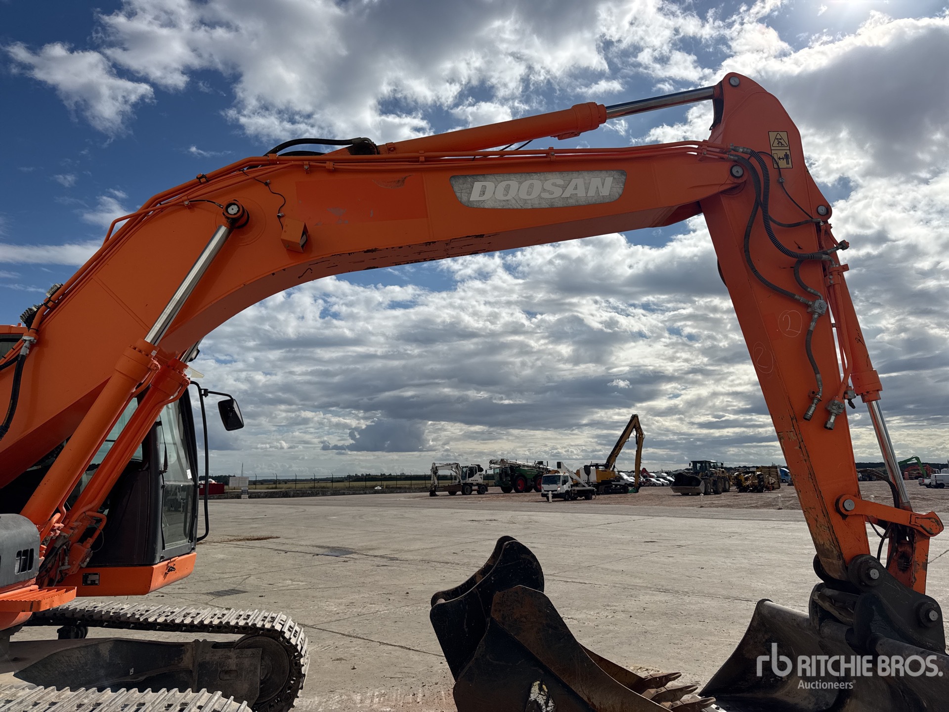 2016 Doosan DX225LC-3