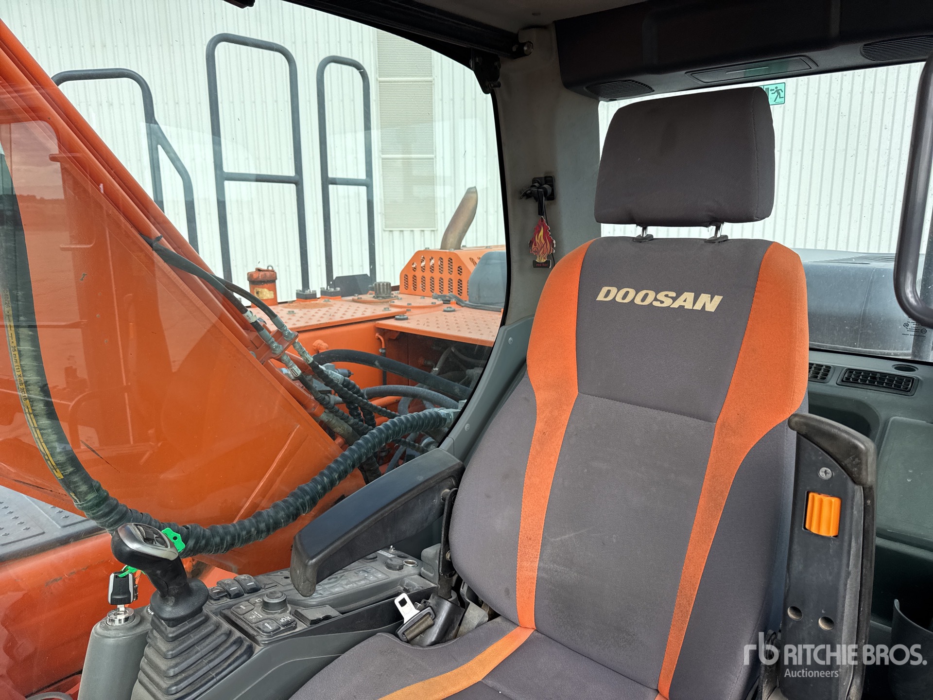2016 Doosan DX225LC-3