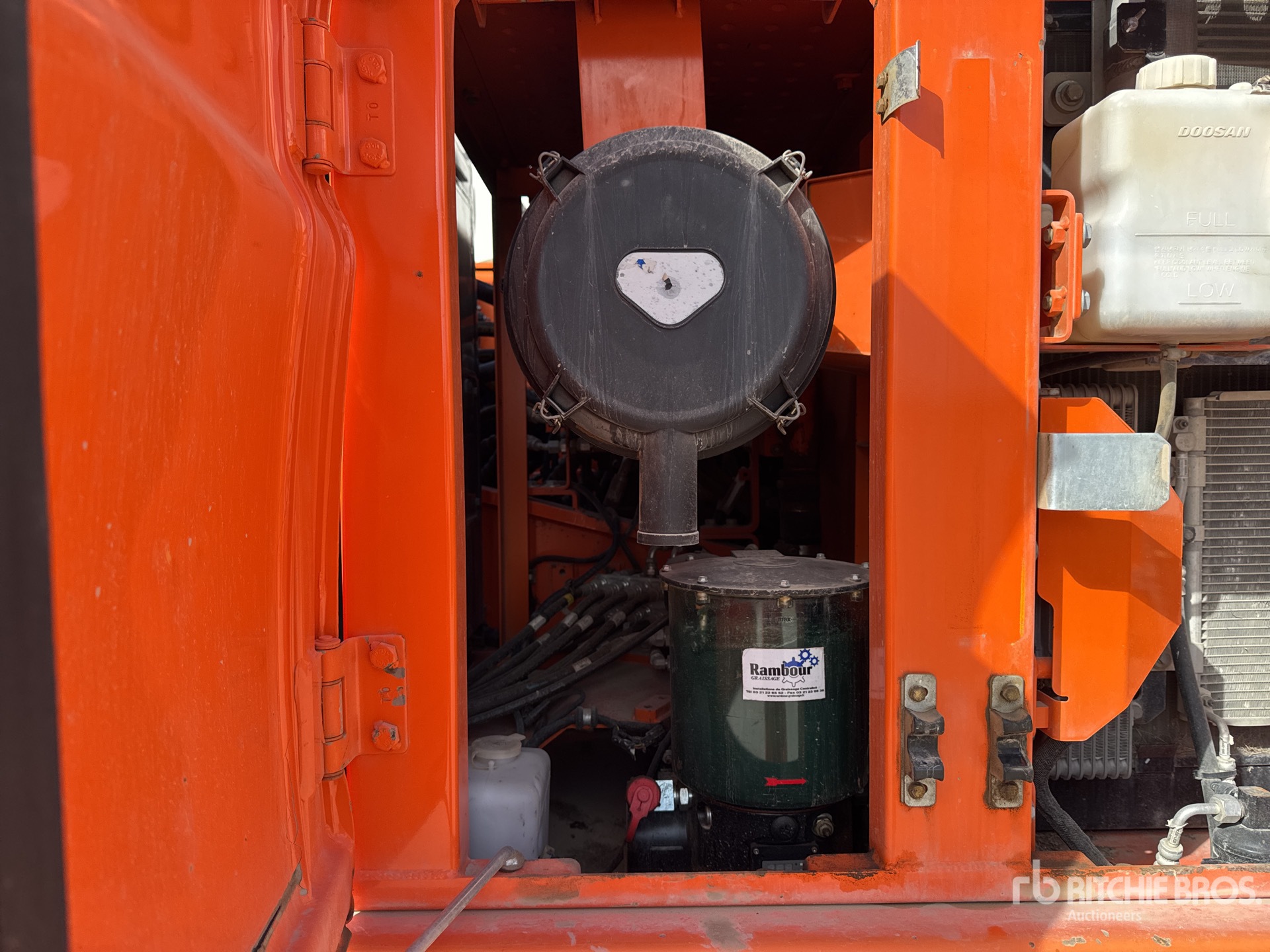 2016 Doosan DX225LC-3