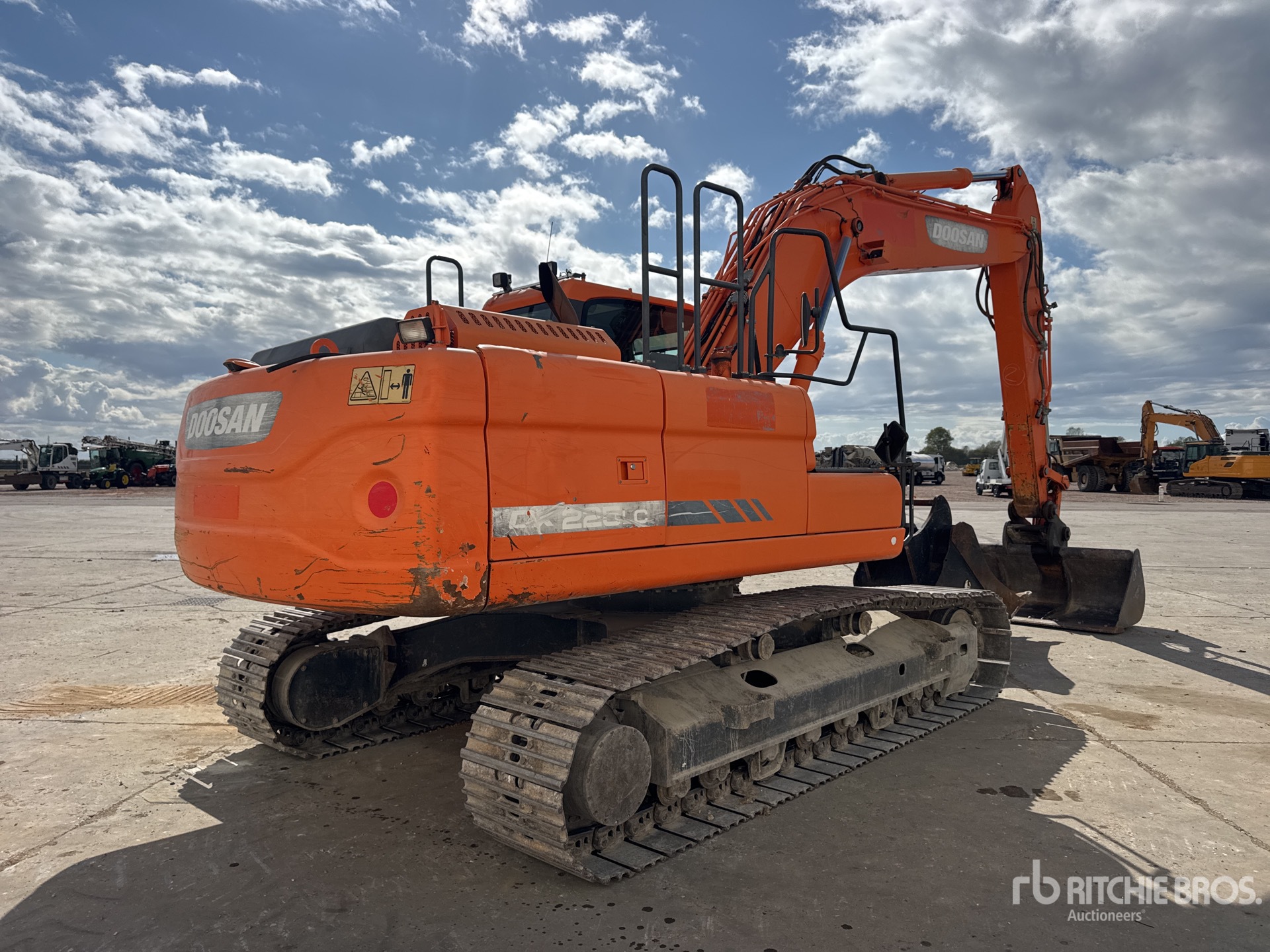 2016 Doosan DX225LC-3