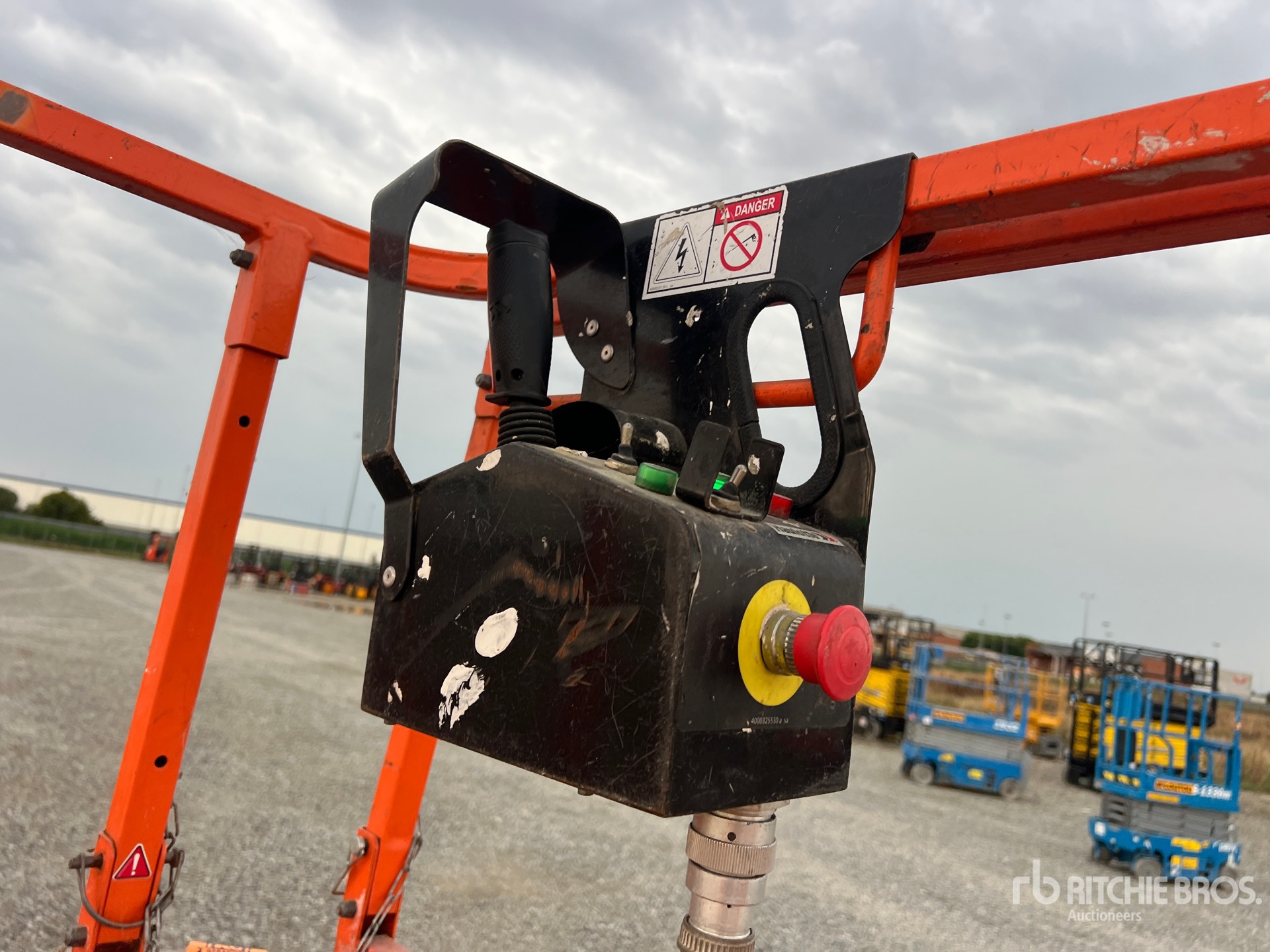 2017 Haulotte COMPACT 10N