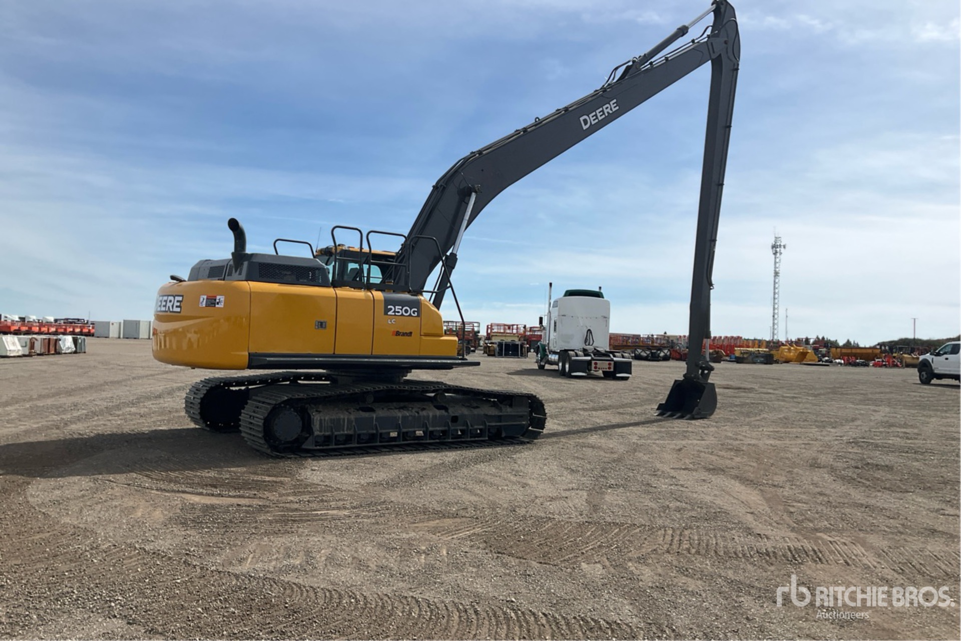 2019 John Deere 250G LC