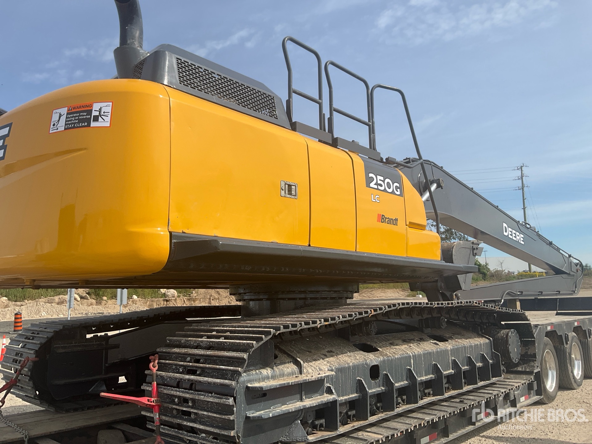 2019 John Deere 250G LC