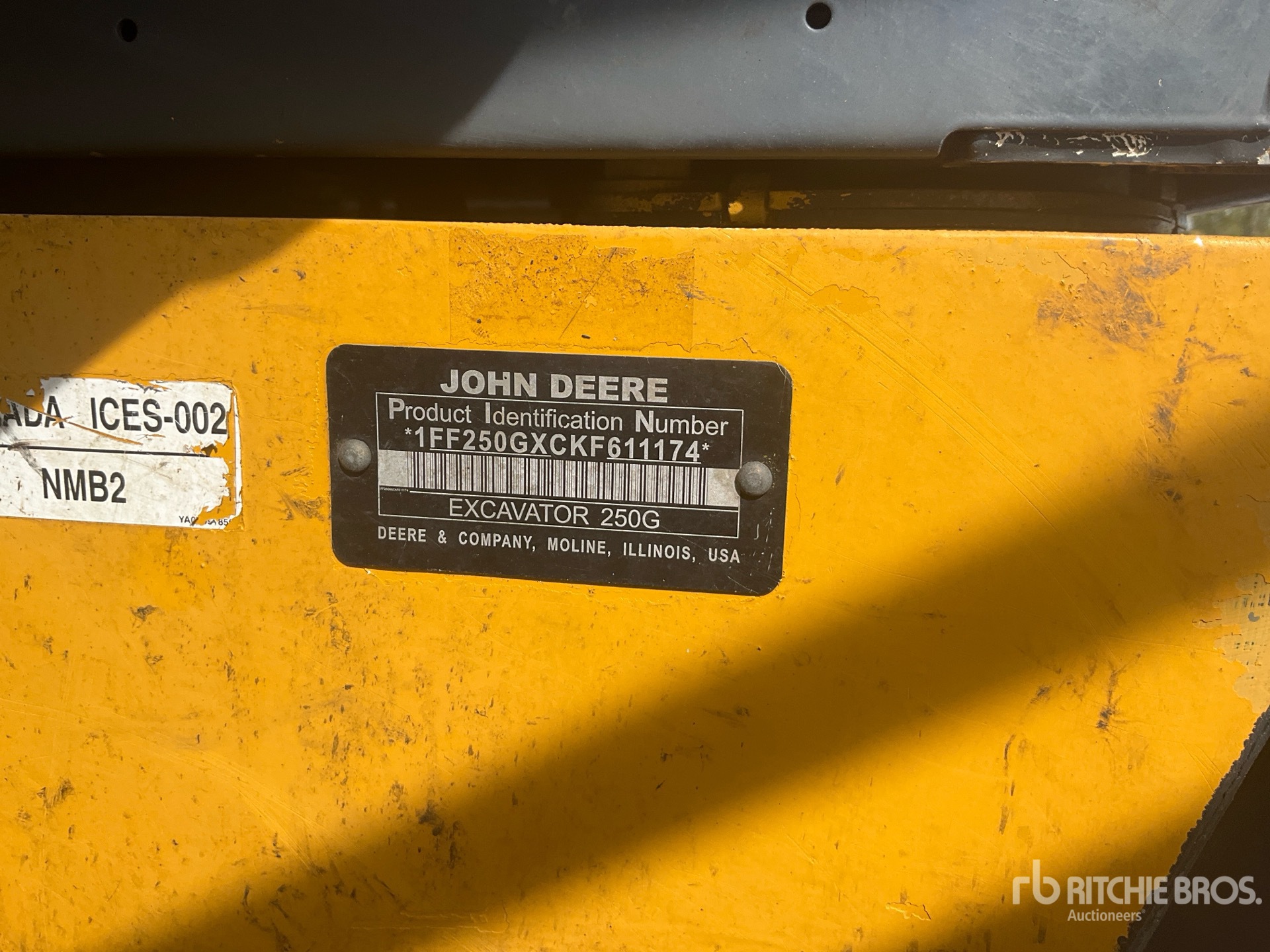 2019 John Deere 250G LC
