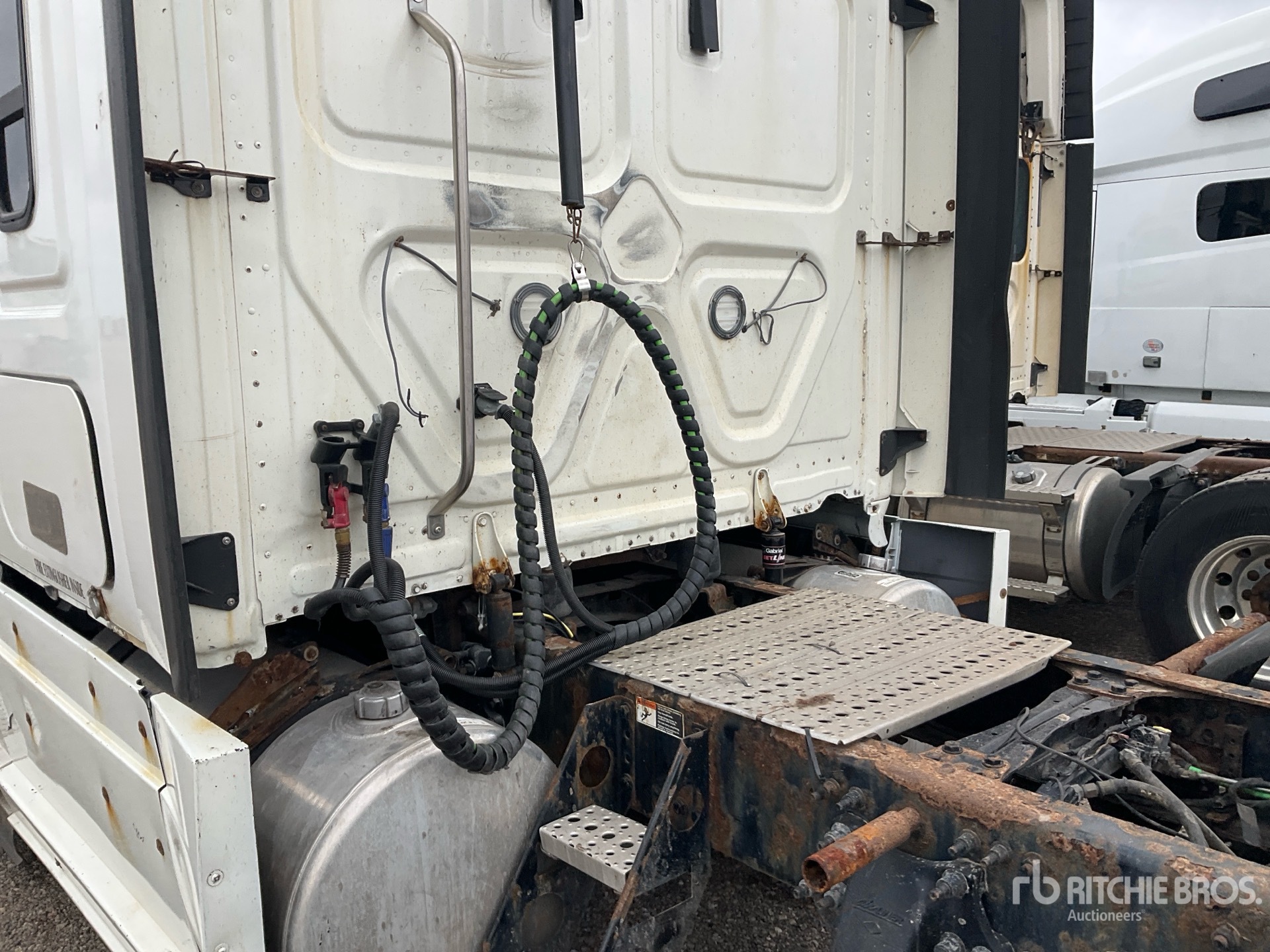 2020 Freightliner CASCADIA 126