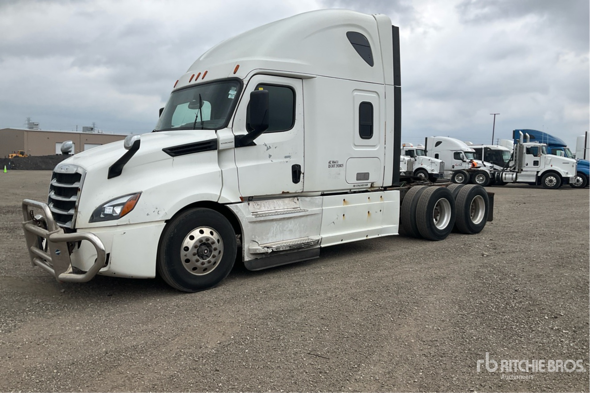 2020 Freightliner CASCADIA 126
