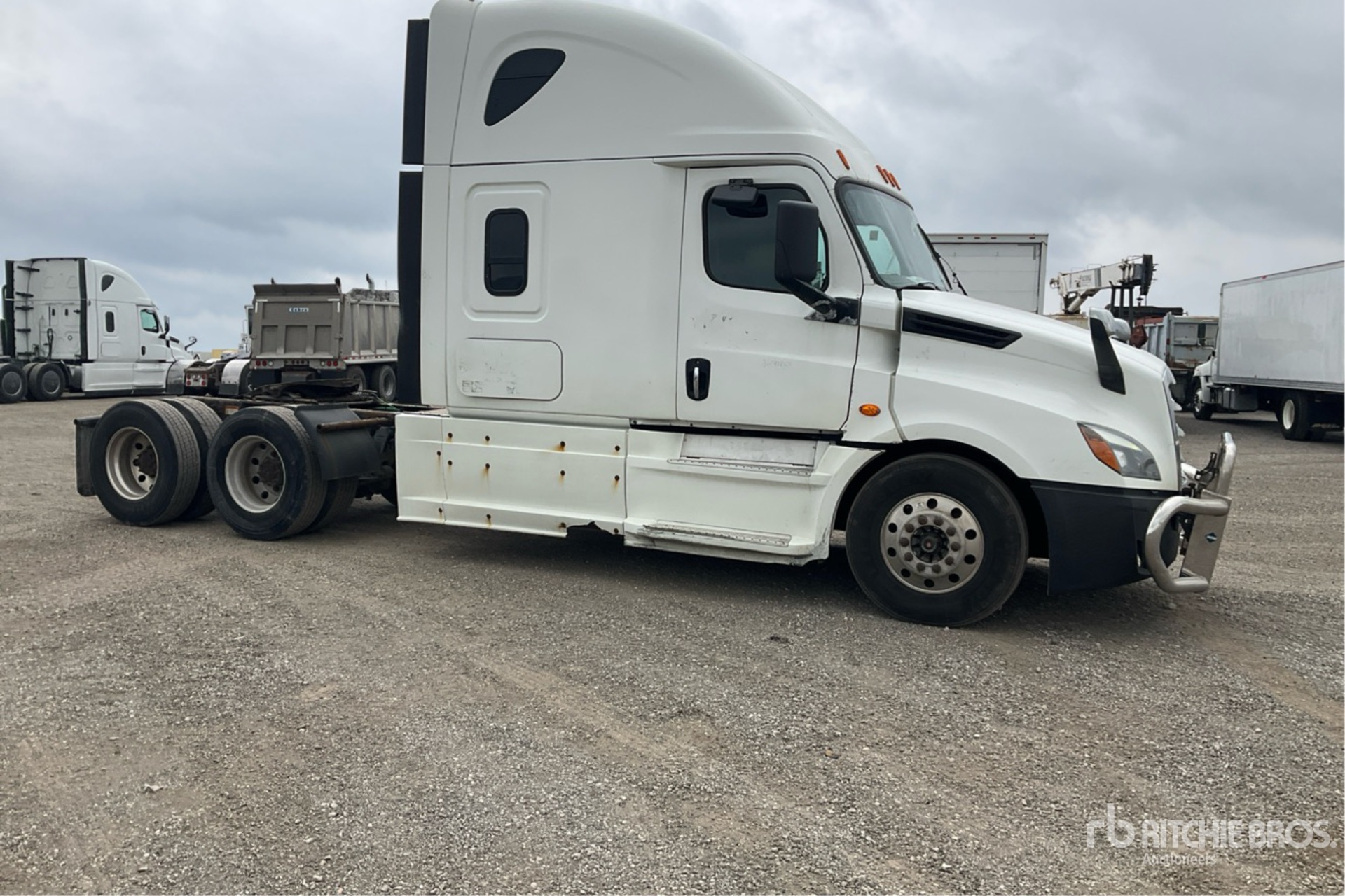 2020 Freightliner CASCADIA 126