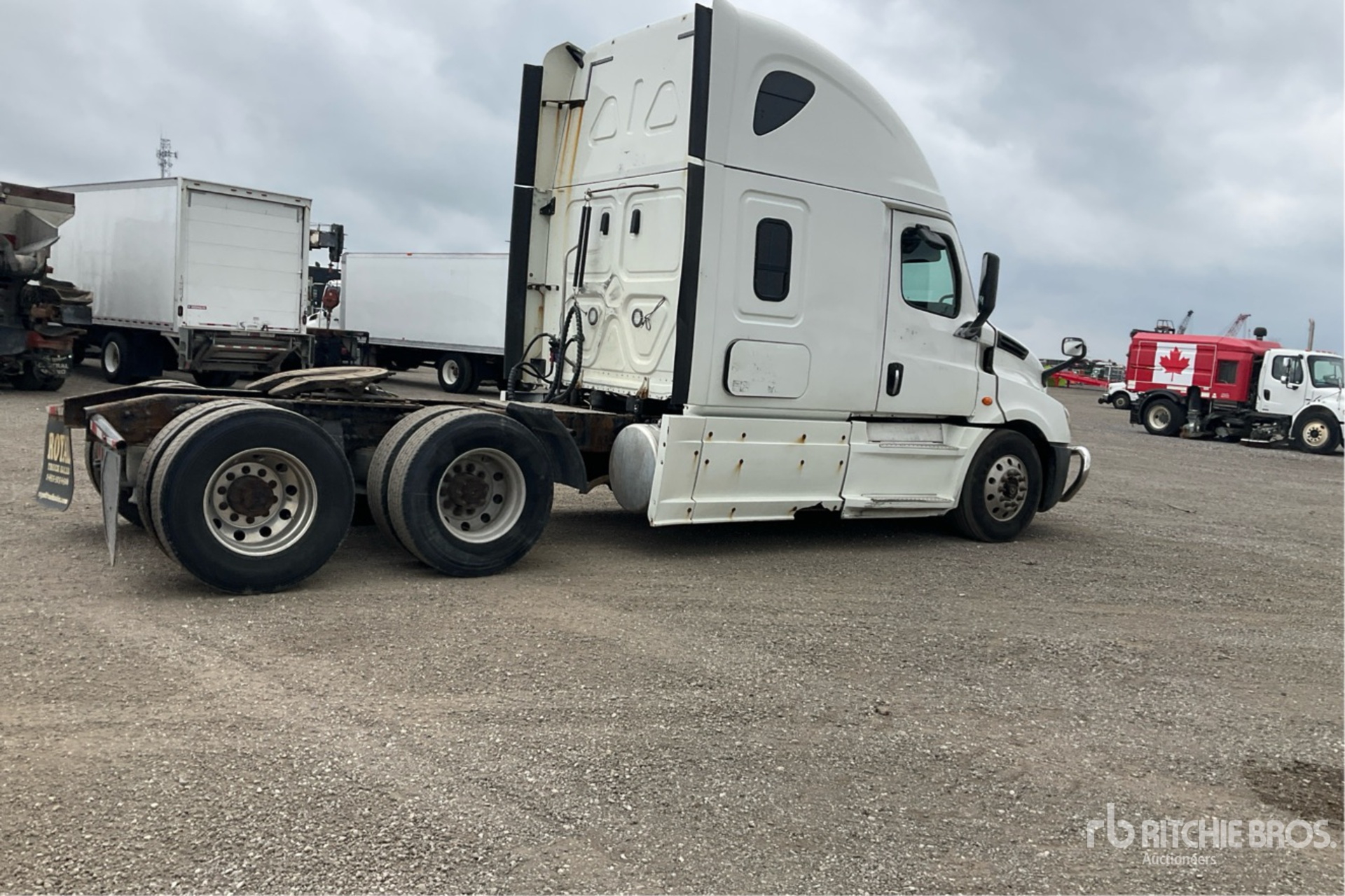 2020 Freightliner CASCADIA 126