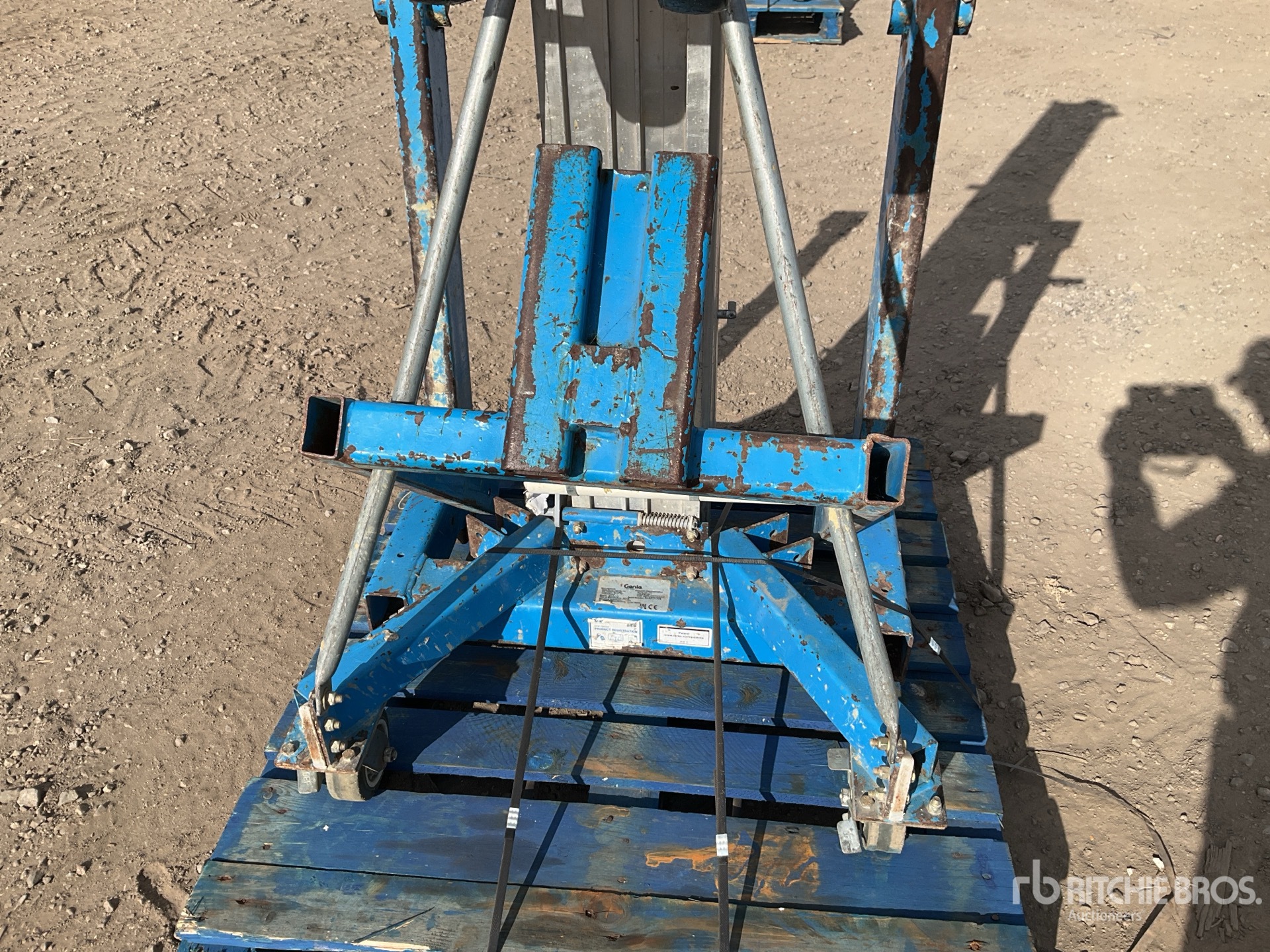 2018 Genie SLA10