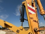 Hydraulics with Thumb Cylinder