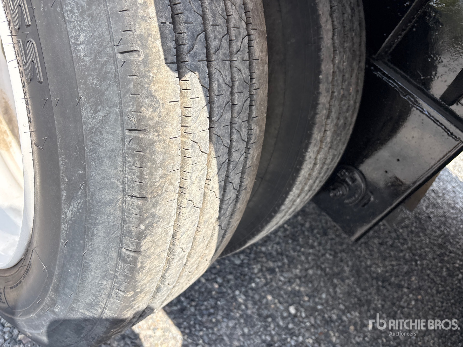 2015 Doosan 402DCB1CHFFBT