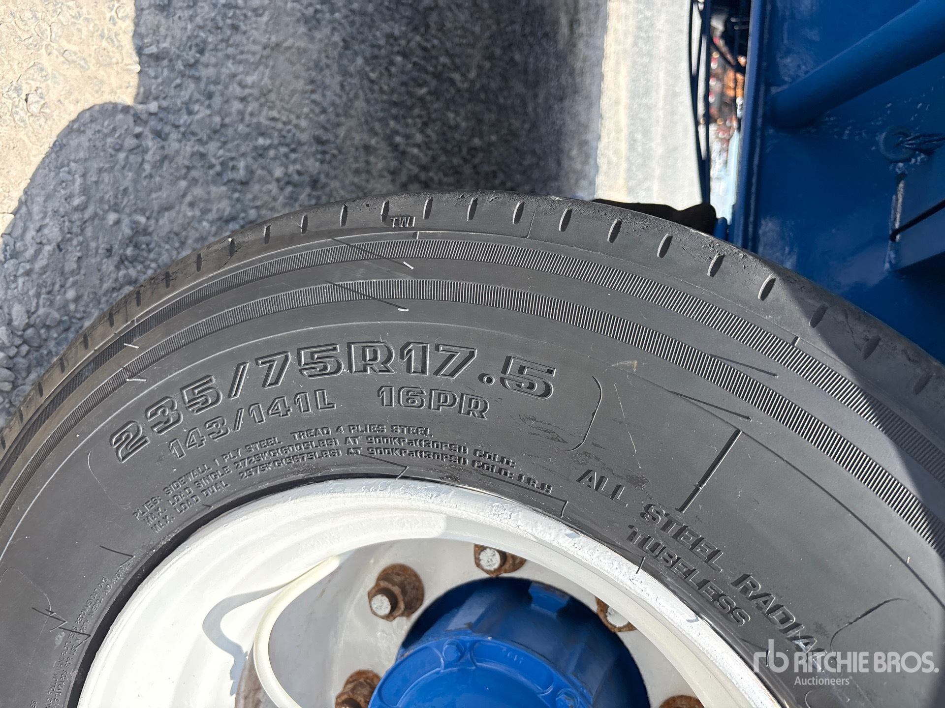 2005 Trail King 53 ft T/A Spread Axle