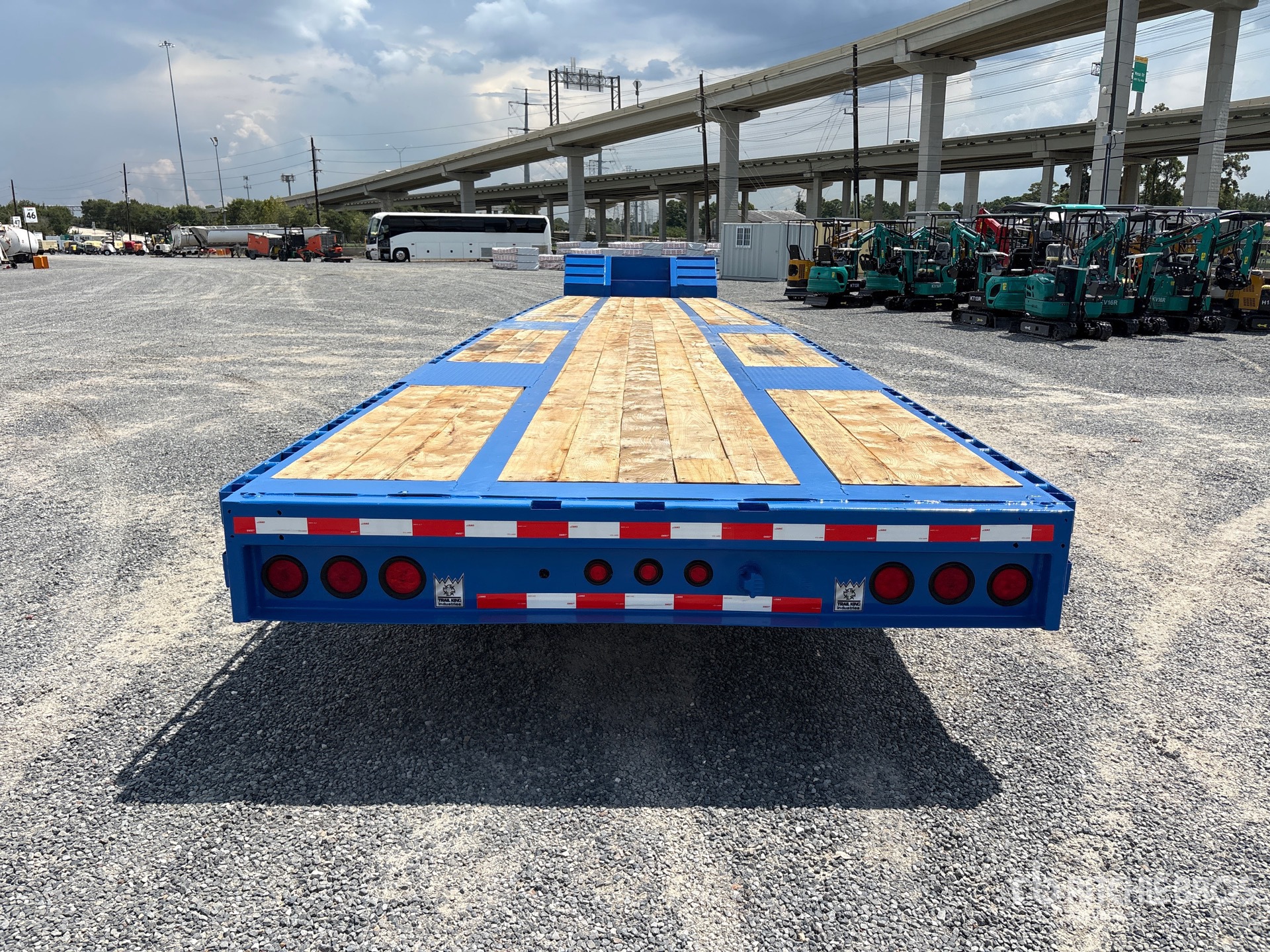 2005 Trail King 53 ft T/A Spread Axle