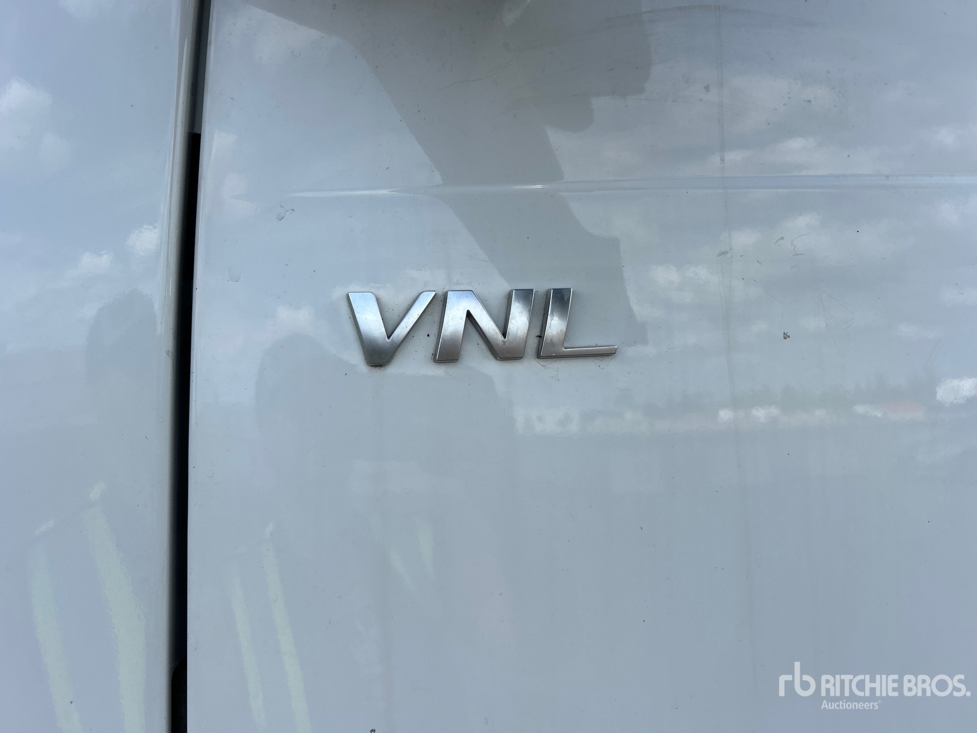 2025 Volvo VNL