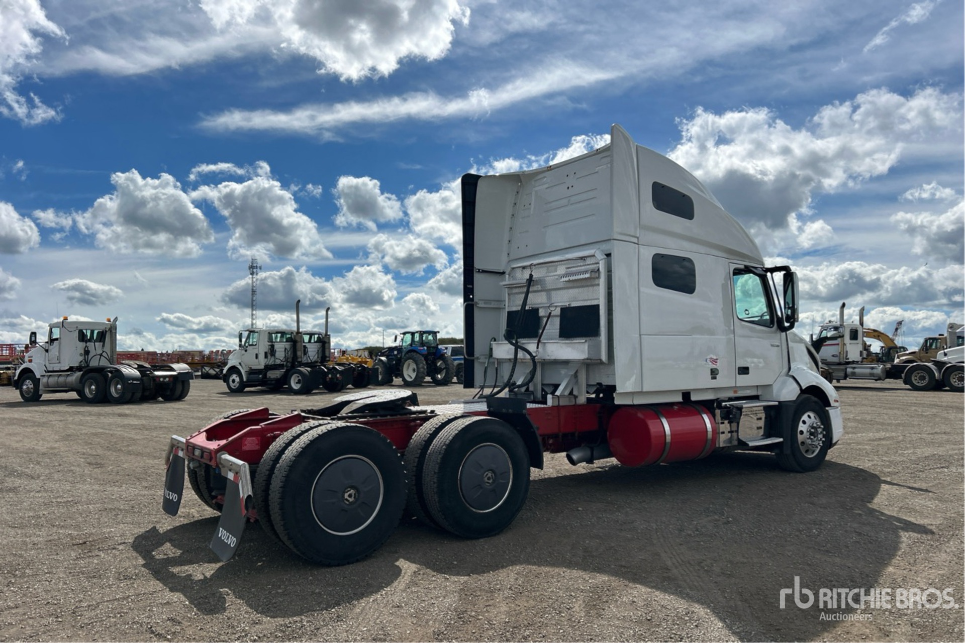 2025 Volvo VNL