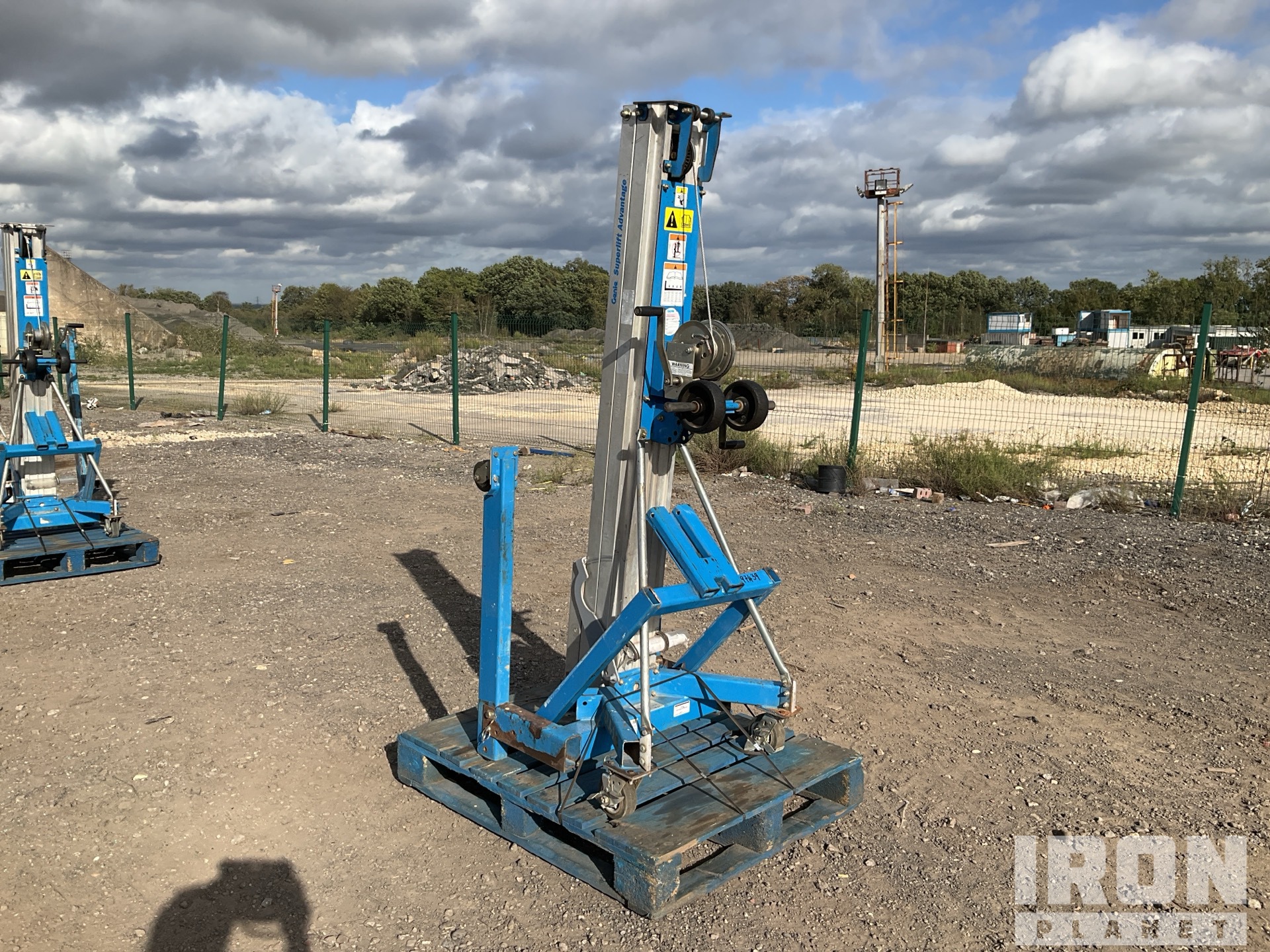 2019 Genie SLA-10