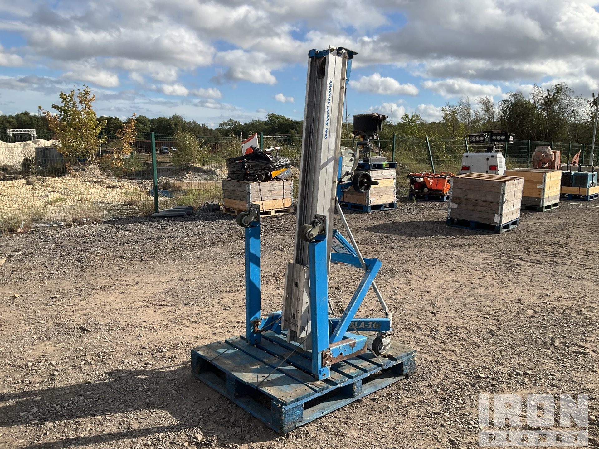 2019 Genie SLA-10